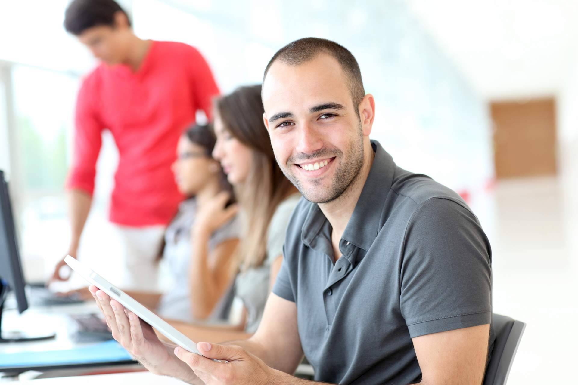 Conseguir un convenio de prácticas en empresas de España gracias a AICAD Business School