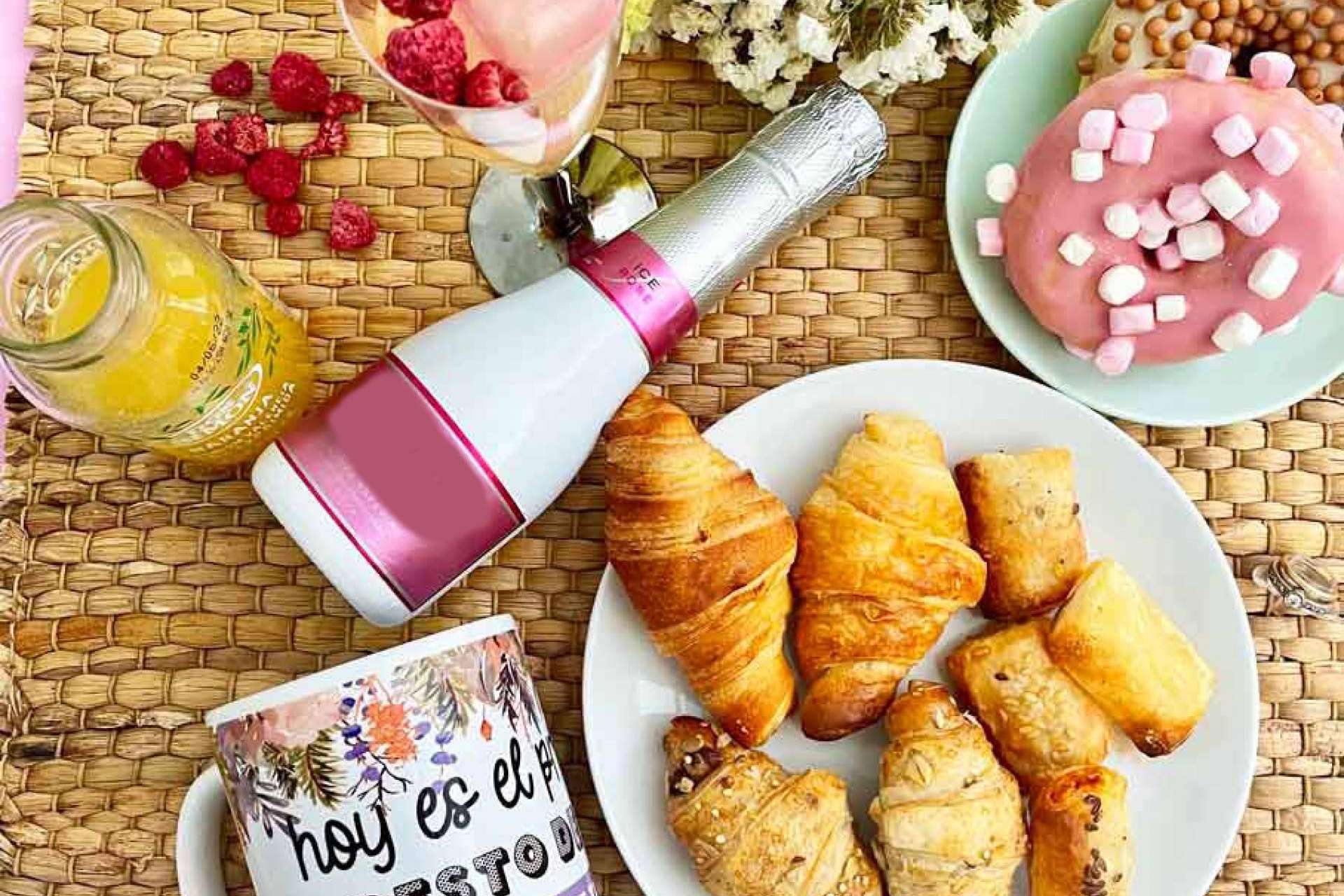 Enviar desayunos a domicilio personalizados a cualquier parte de España y Portugal de la mano de Las Flores No Se Comen