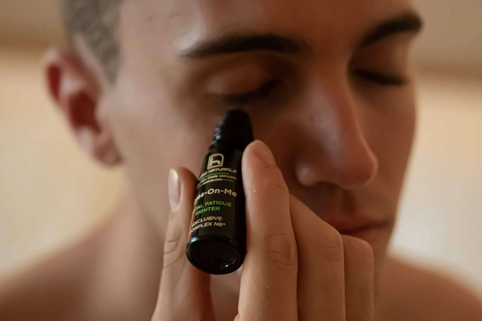 Homo Naturals permite olvidarse de las ojeras también a los hombres