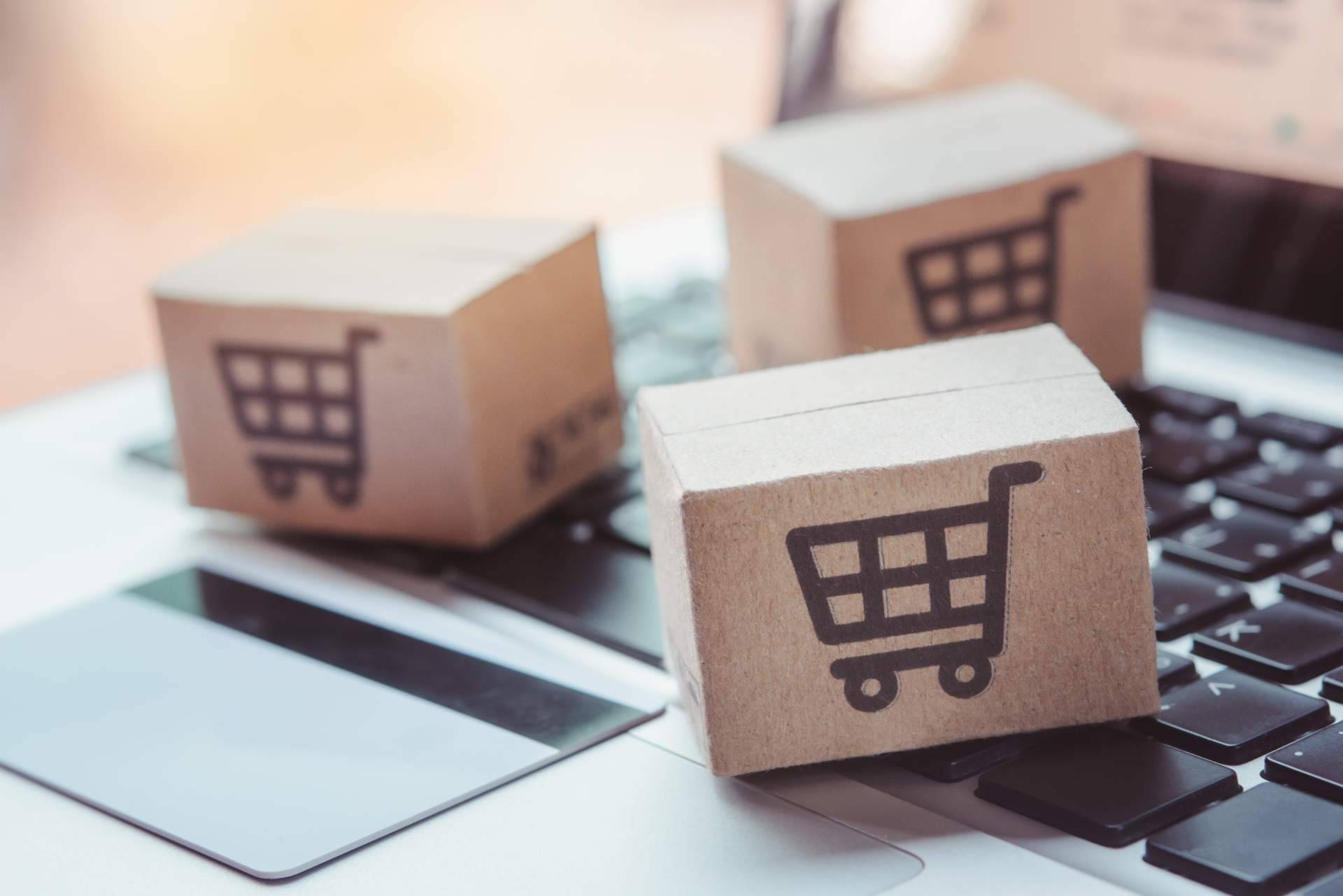 El centro comercial online con descuentos en las primeras marcas es A de Ahorro