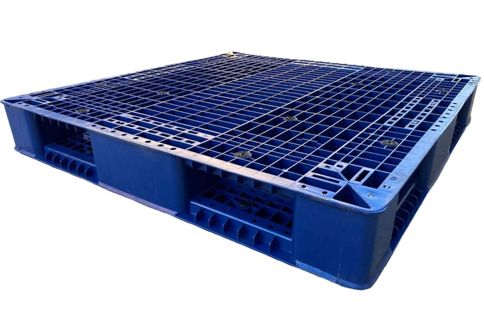 Palés de plástico reciclado, resistentes y duraderos en INKA Palet
