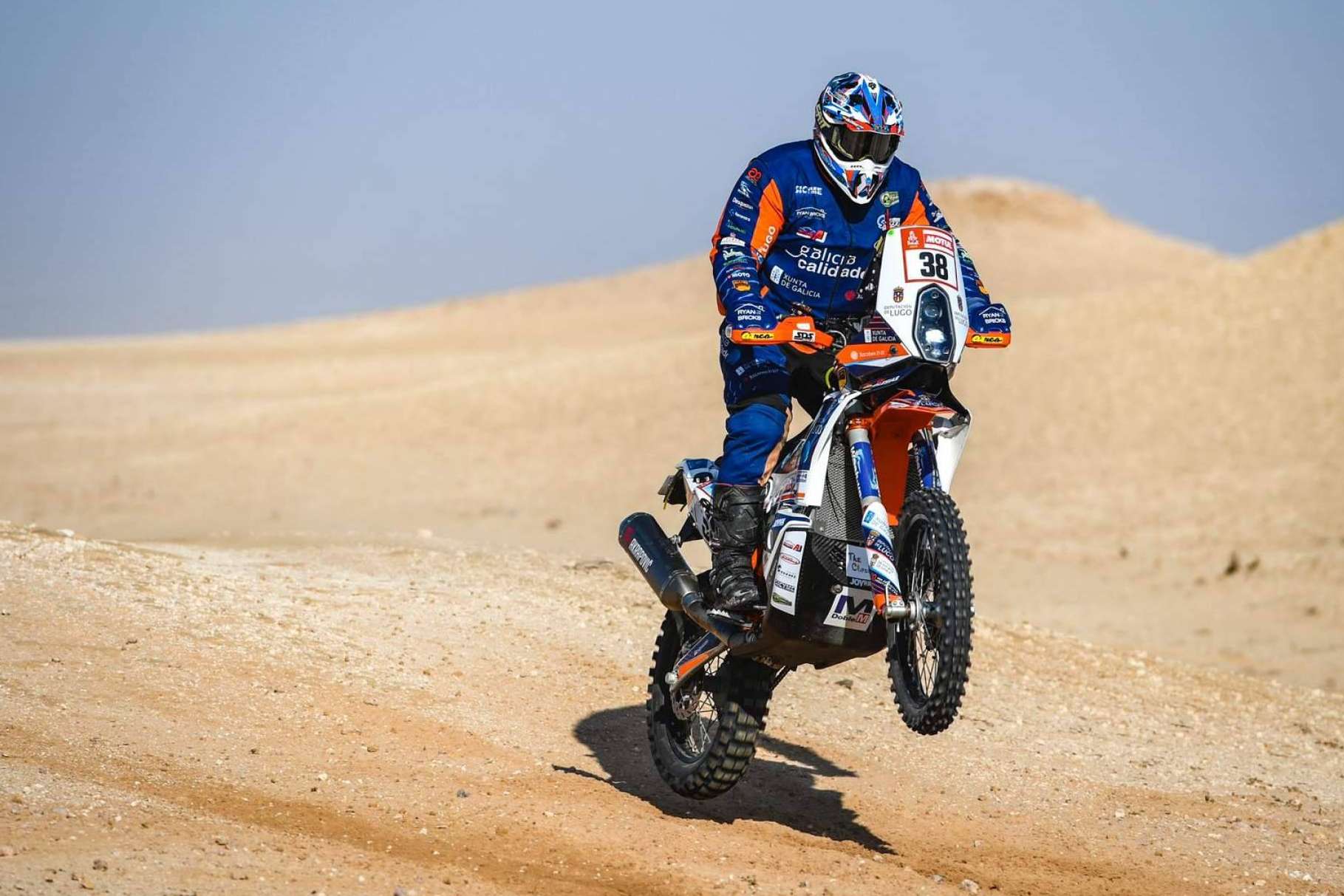 Personalización de ropa off road en el Rally Dakar, de la mano de ADHESIVOSEMBARRADOS