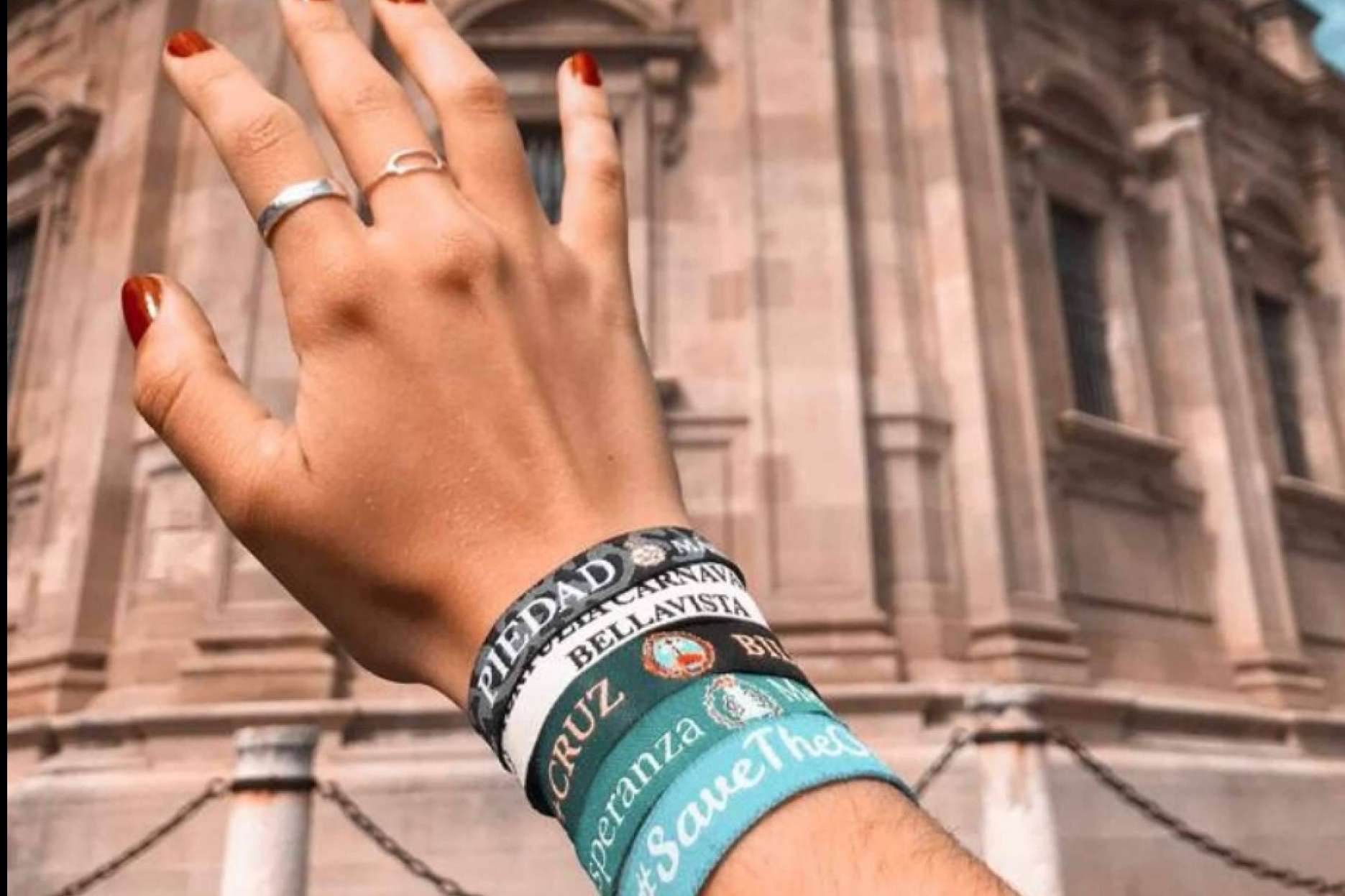 Pulseras personalizadas con nombres, la estrategia para mejorar el branding de una marca