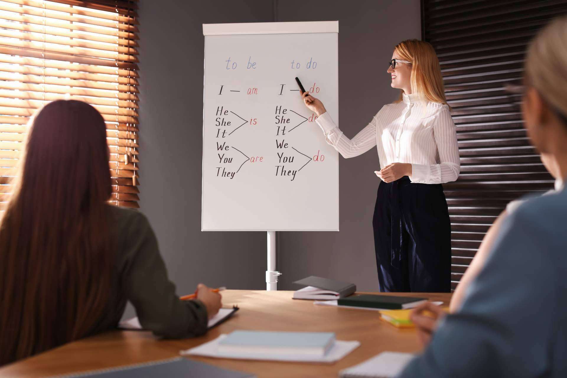Ahorrar 3 horas de trabajo semanales por empleado gracias a la formación en idiomas de Hexagone