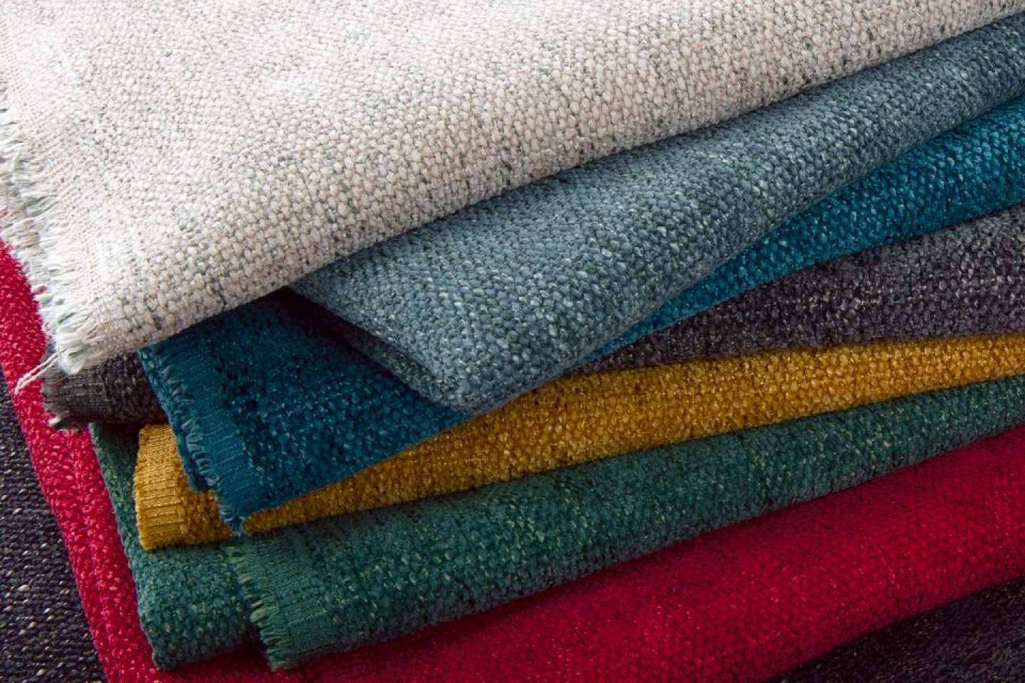 Rioma presenta la colección de tejidos lisos Saima como una alternativa versátil para cualquier uso decorativo