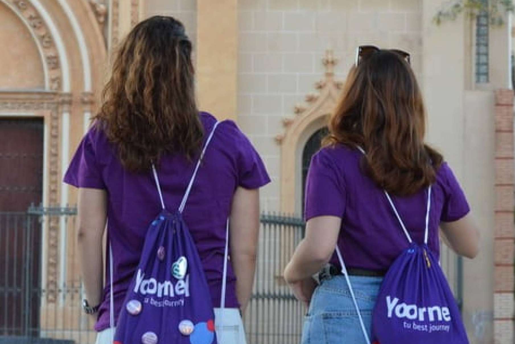 Un marketplace donde los viajeros pueden encontrar free tours y guías turísticos, Yoorney