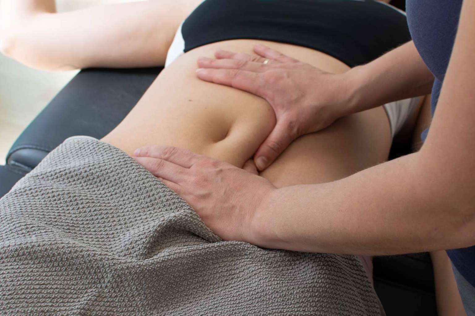 La relevancia, tanto en mujeres como en hombres, de la fisioterapia del suelo pélvico, según eFISIO