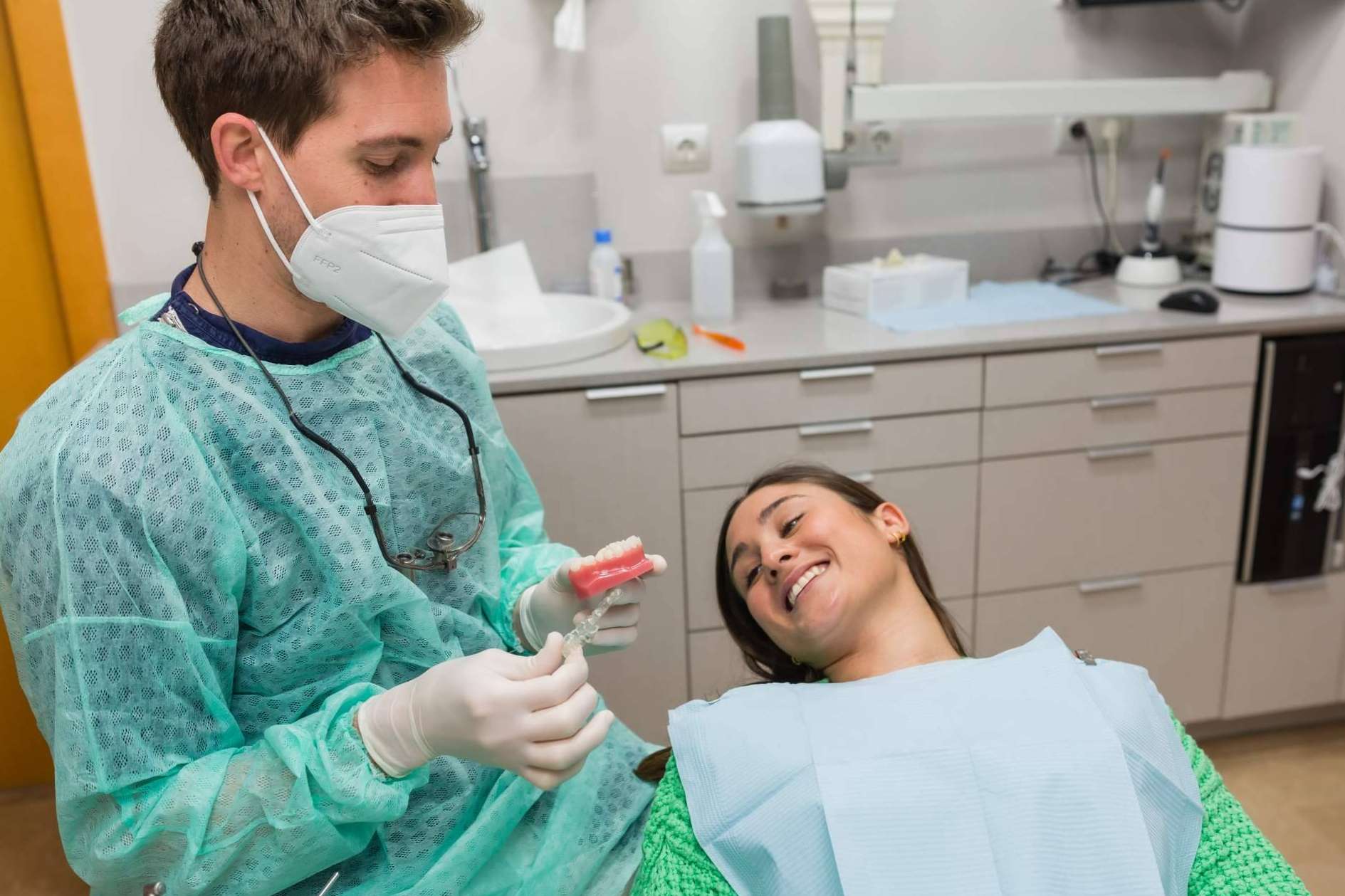La clínica dental de Elche que es reconocida por utilizar tecnologías de vanguardia, Dental Roca