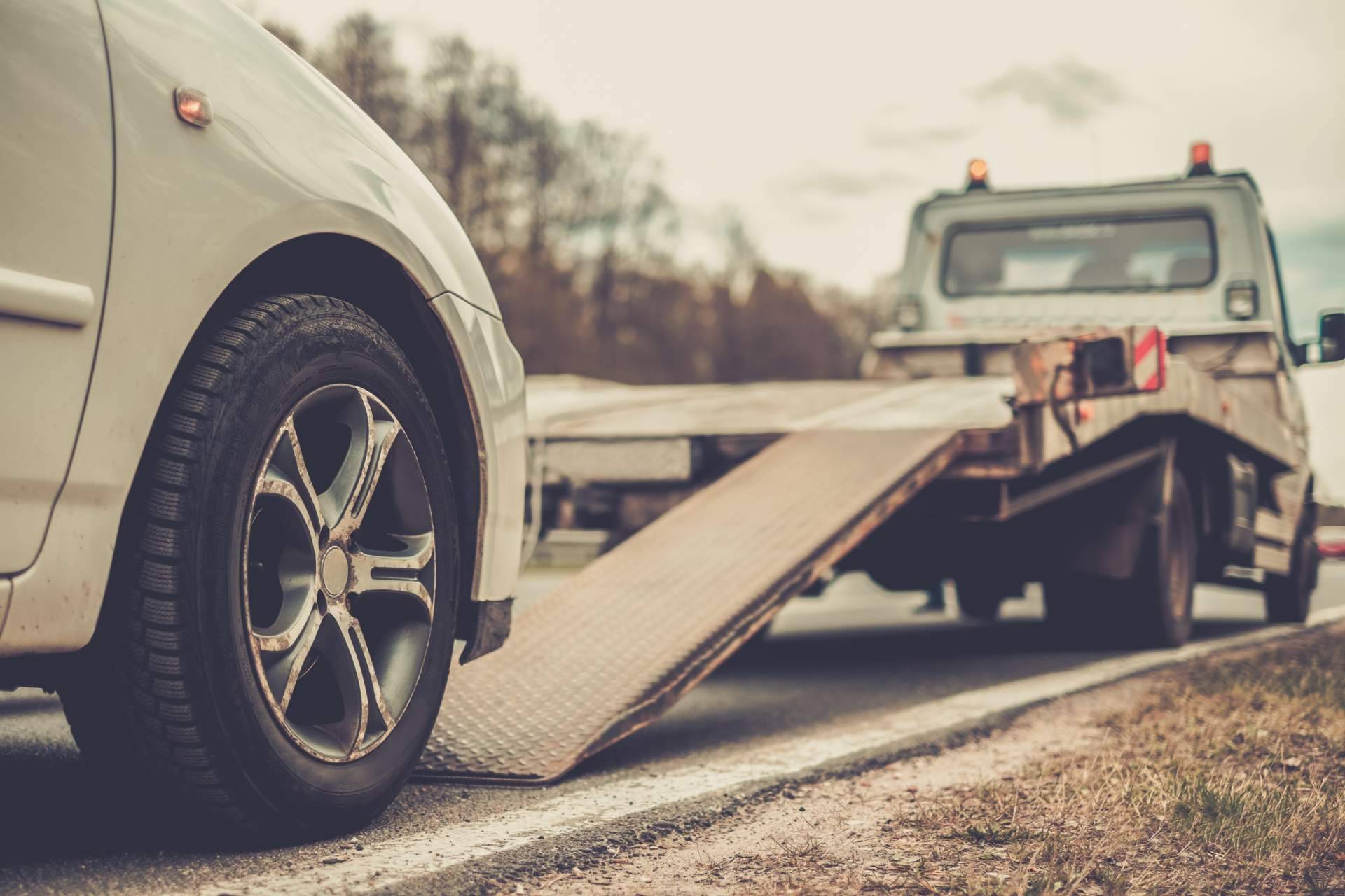 ¿Cómo se realiza el servicio de recogida de transportes averiados con Transportamos Tu Coche?
