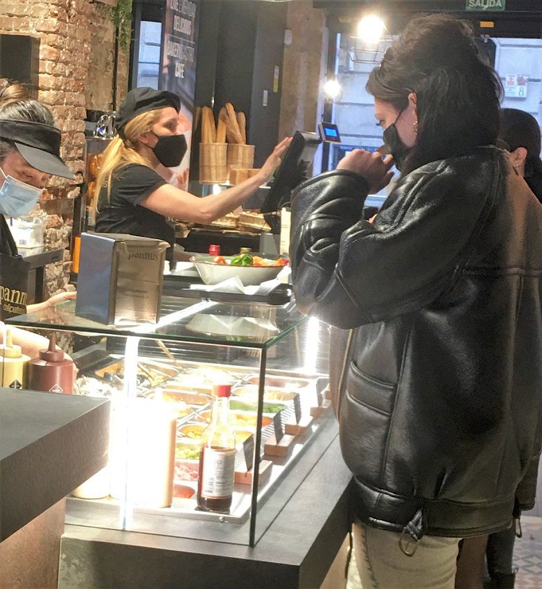 Pannus Café sale reforzada de la pandemia, con dos aperturas internacionales en Francia