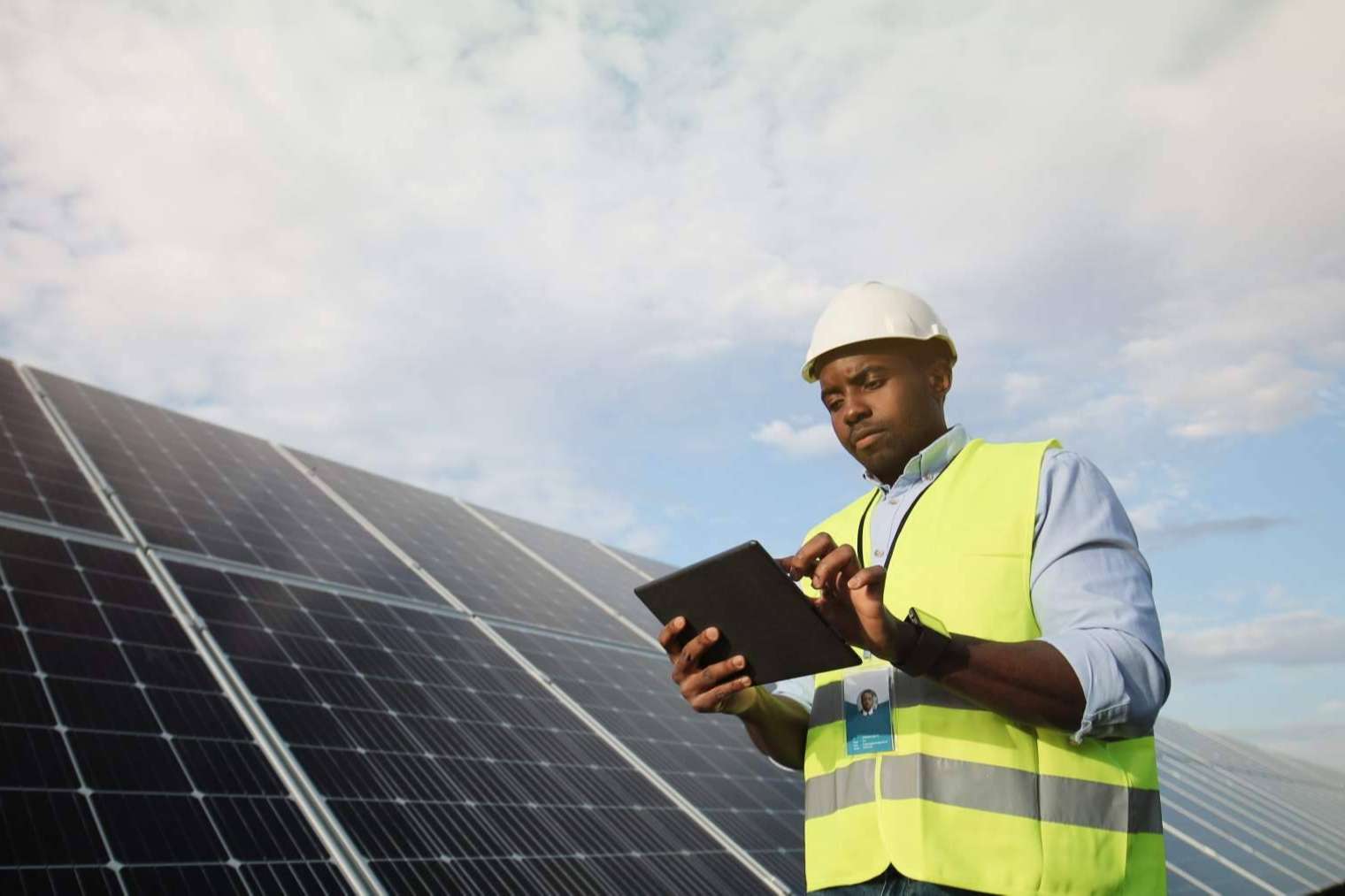 Ingeniería MASRED explica por qué escoger compartir una instalación de placas solares
