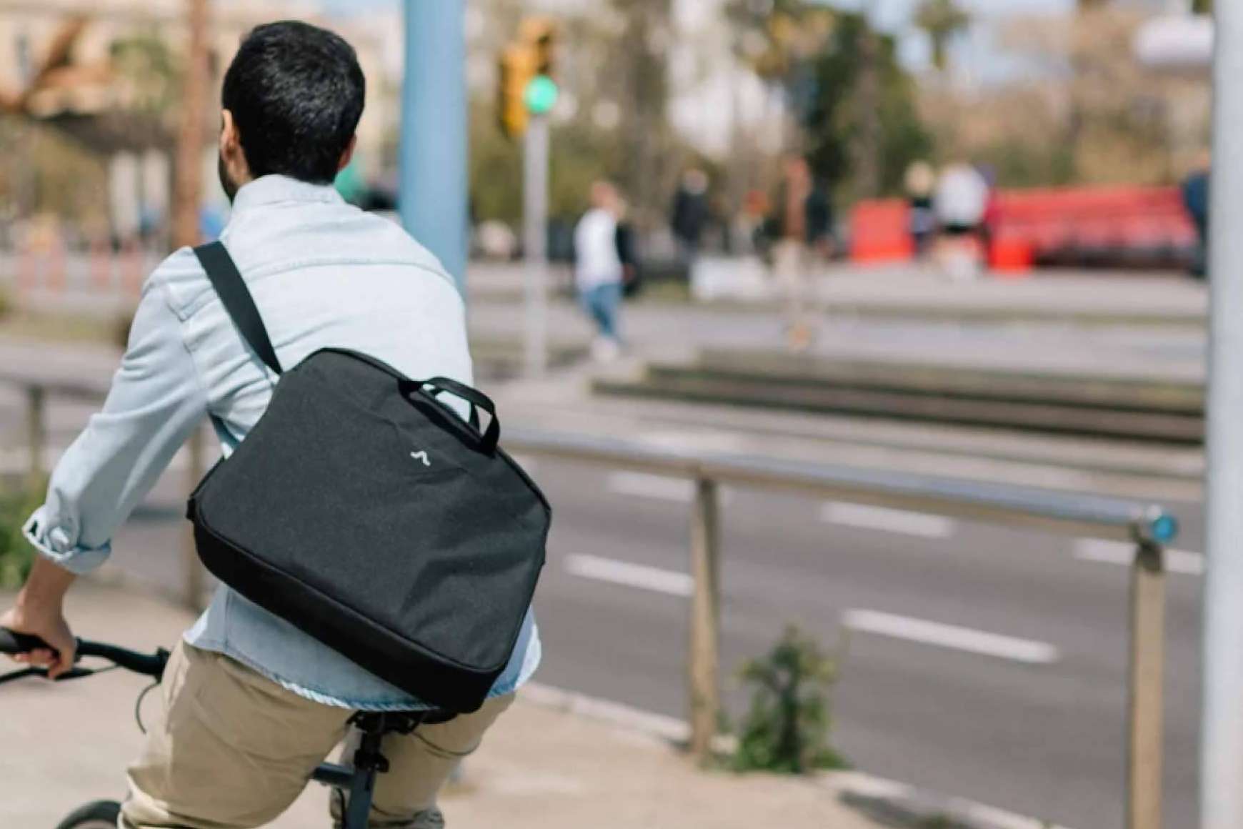 Gauzak ha diseñado la bolsa Messenger para llevarla de lado o en la espalda