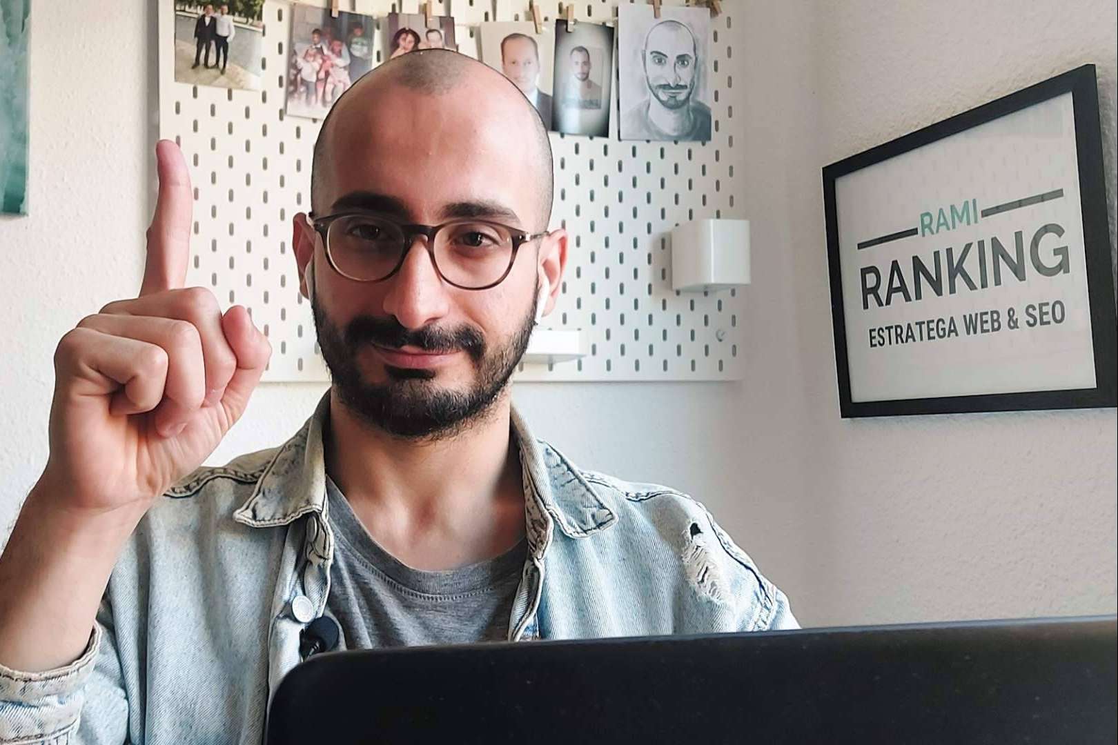 Ramiranking sobre la importancia de contratar un consultor SEO freelance