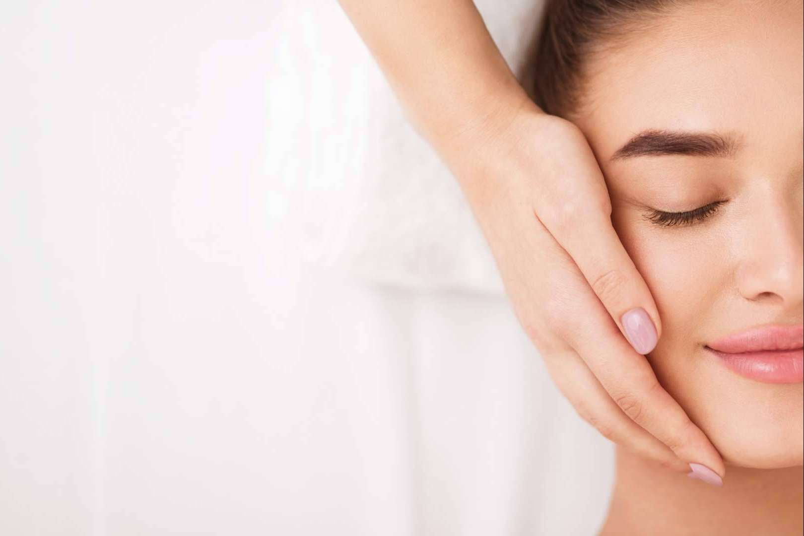 El tratamiento de hidrodermoabrasión facial que realiza Crina Rus Beauty Center