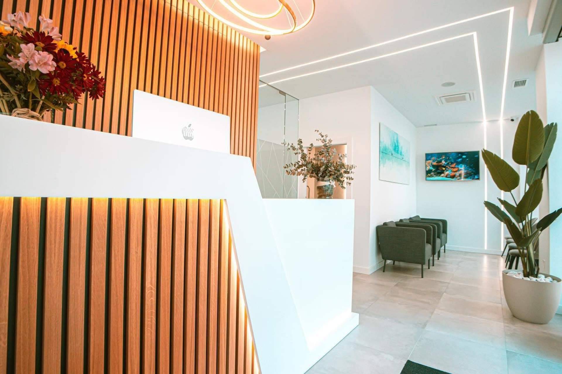 La clínica de Estética Dental Dr. Jesús Ruz, especializada en implantología dental