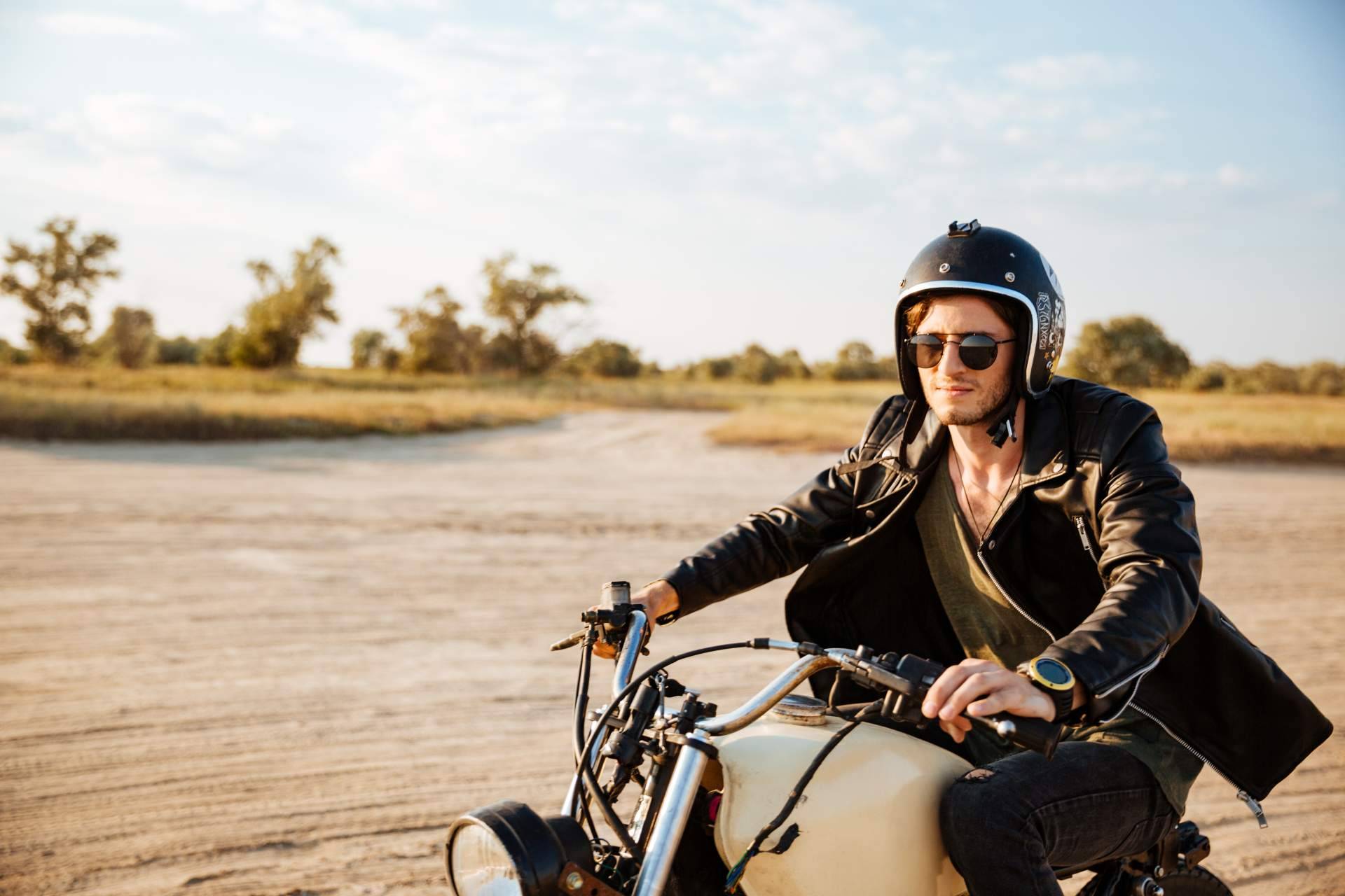 ¿Cómo obtener el carnet de moto de una forma sencilla y barata?, por Autoescuela 2000