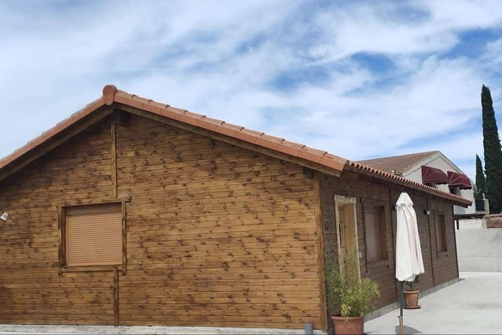 Las casas de madera, pérgolas, cenadores y porches de Grupo Delmader