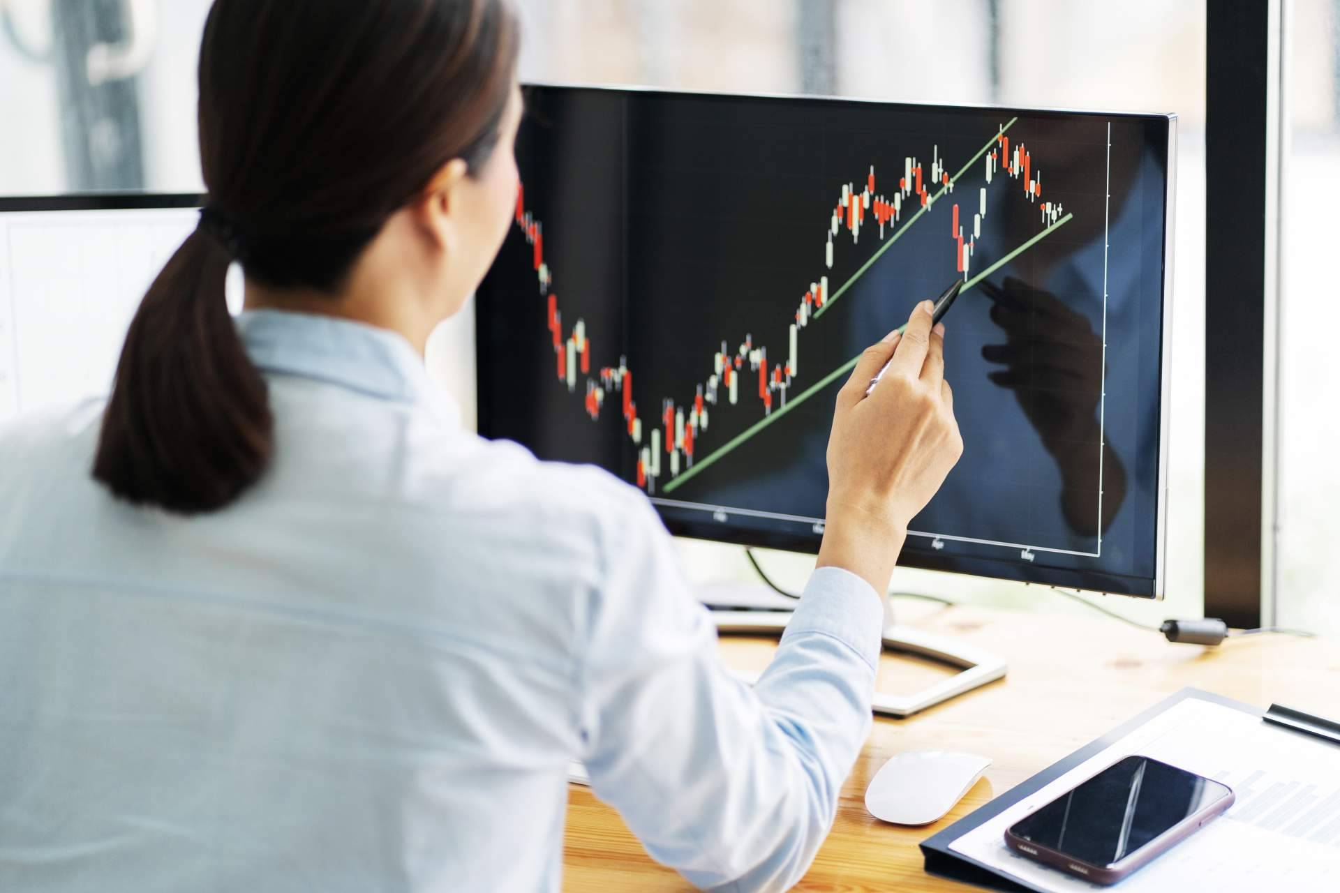 Las estrategias de marketing digital que llevan a las empresas a la cima del éxito, en Zeonec
