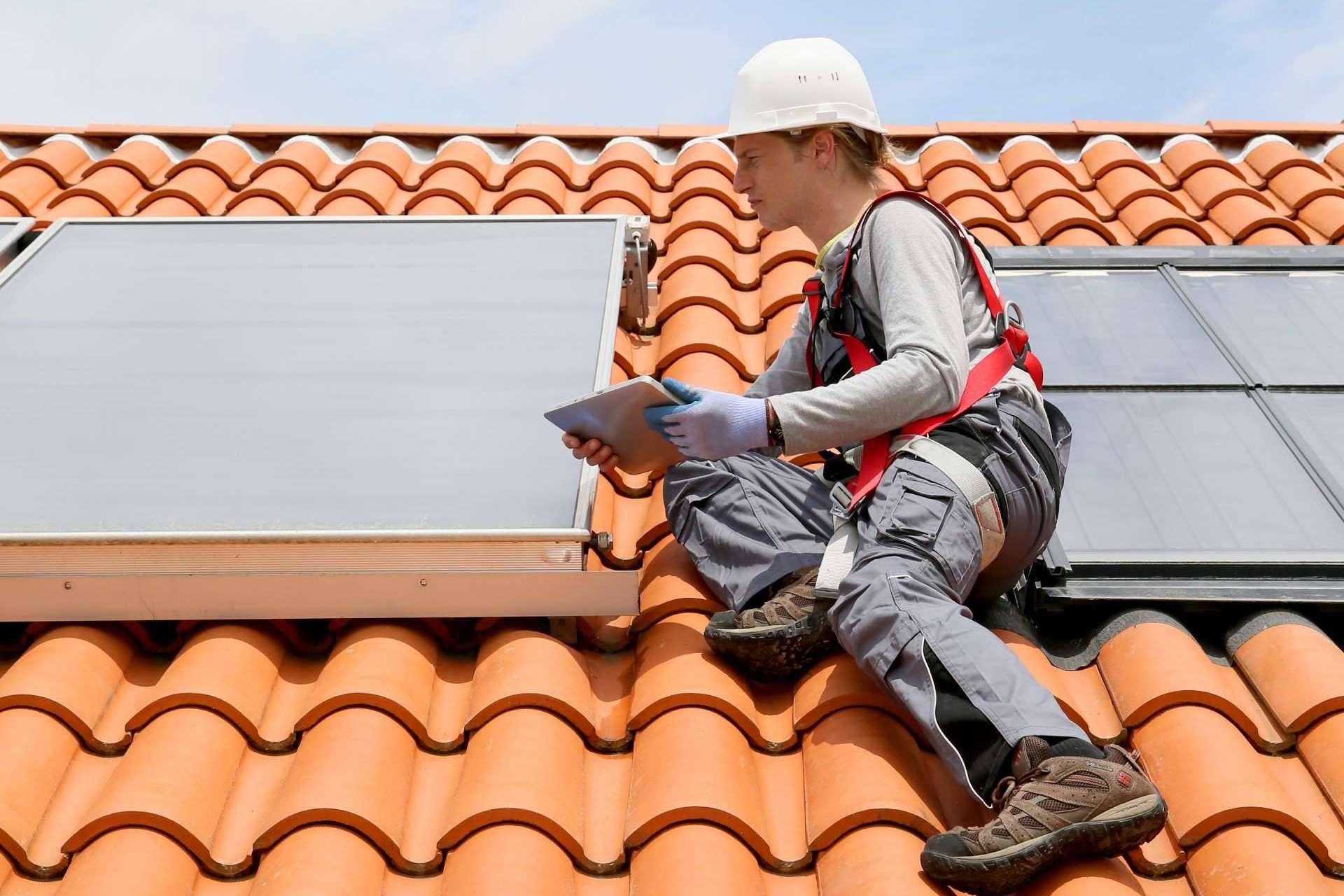 Soof, la startup que impulsa y facilita la instalación de placas solares, se prepara para expandir su servicio por toda España