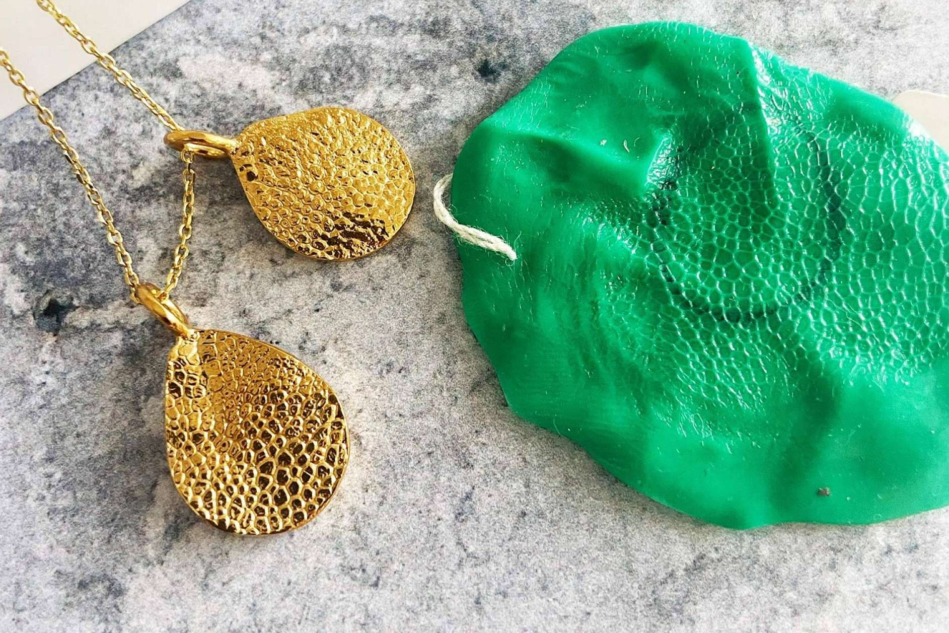 Diseño de joyas personalizadas para amantes de las mascotas, en Dejando Huella Joyas