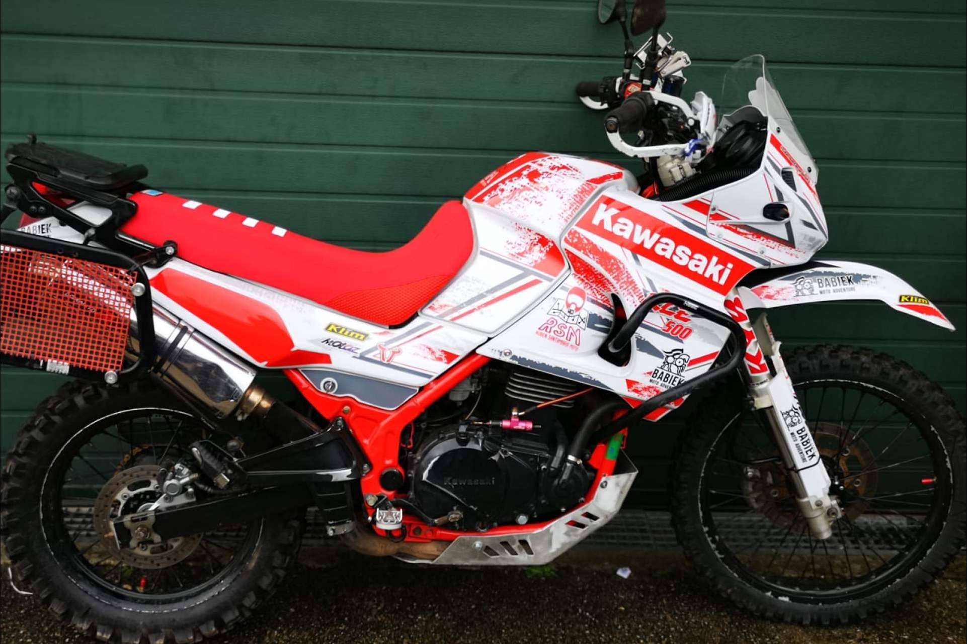 Personalización de motos a través de las pegatinas para motos de ADHESIVOSEMBARRADOS