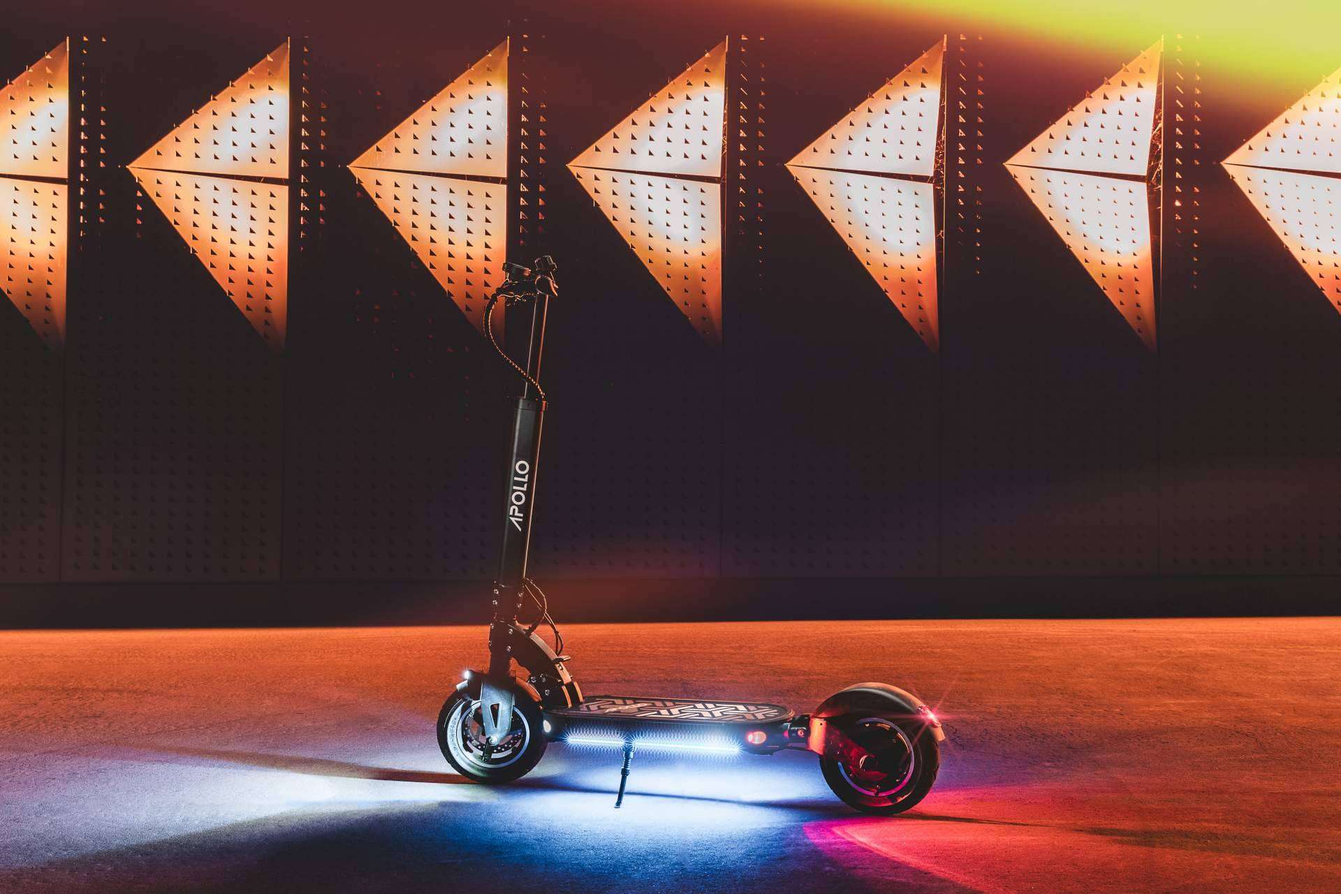 Ya se pueden reservar los patinetes Apollo en la web de Urbing
