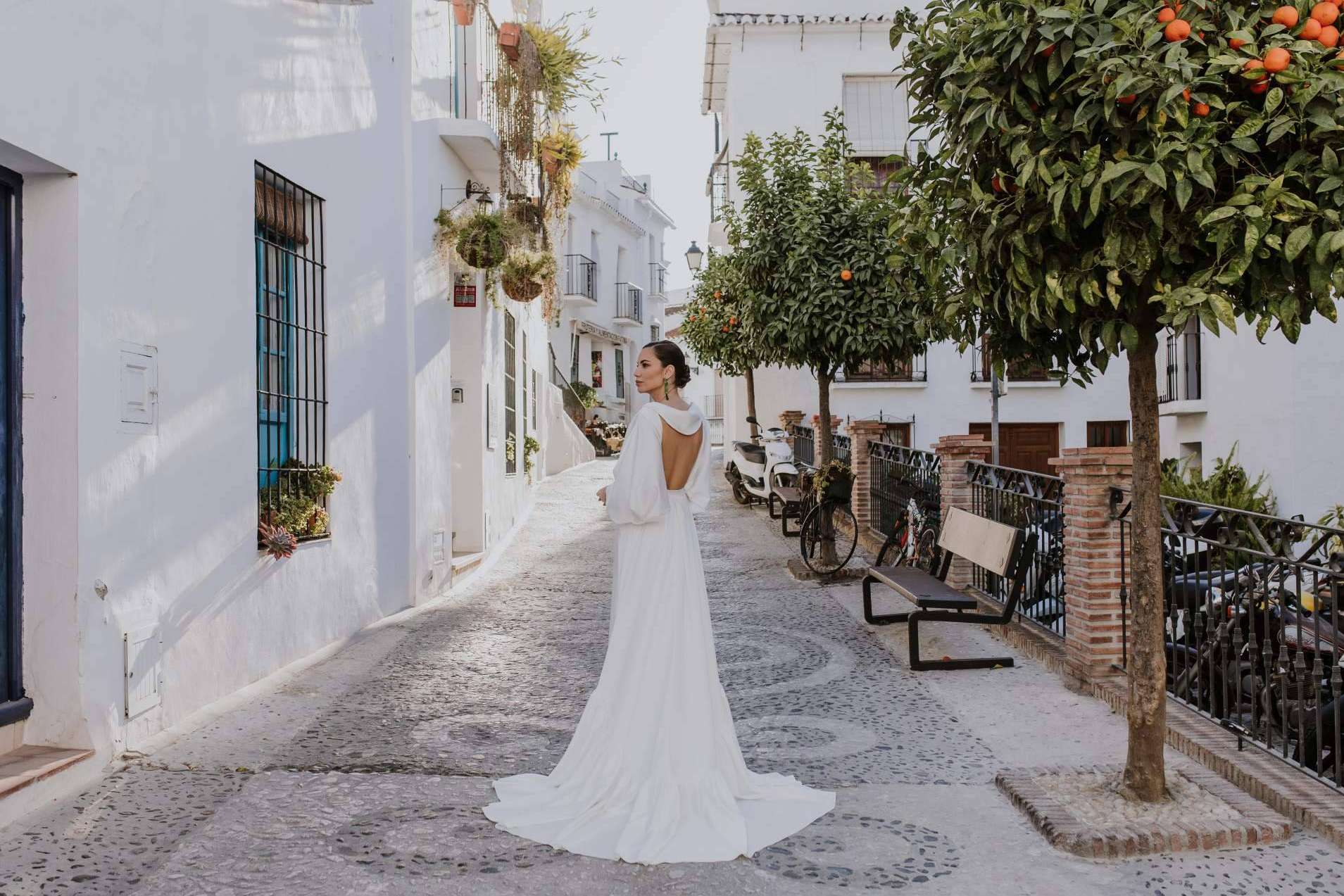 La diseñadora Silvia Fernández presenta un adelanto de la Colección Brava de vestidos de novia 2023