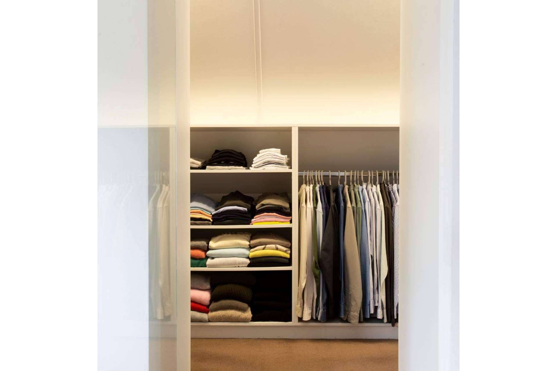 Muebles Fun ofrece un amplio catálogo de armarios vestidor