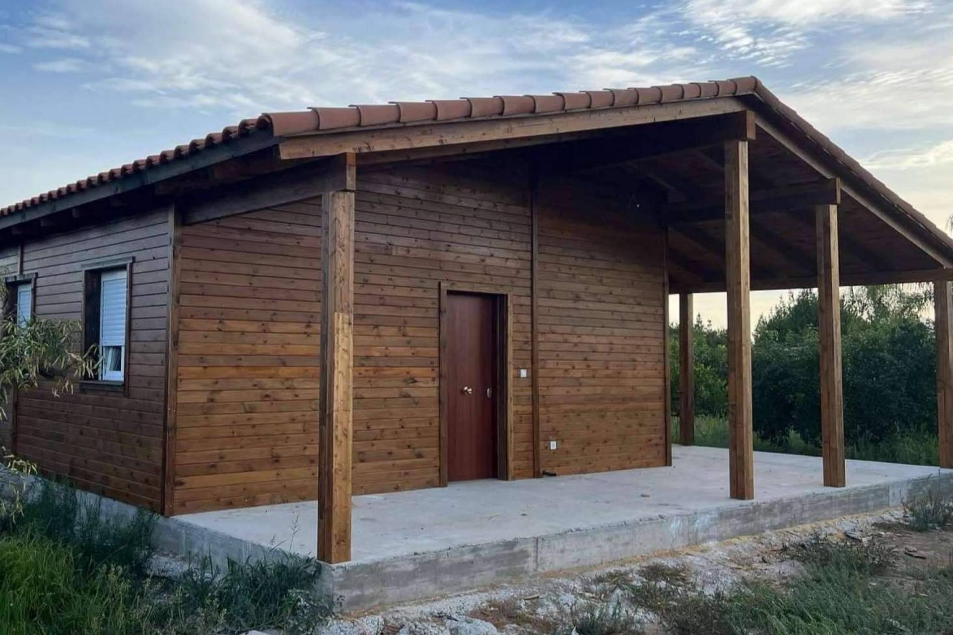Las casas de madera prefabricadas, porches, pérgolas, cenadores y bungalows de Grupo Delmader