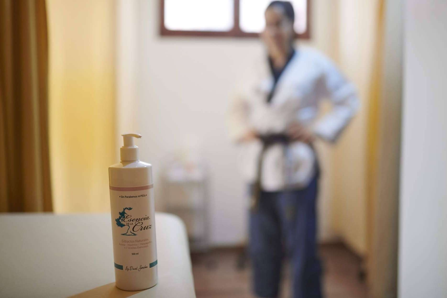 ¿Qué usos tiene la crema natural de Esencia de la Cruz?