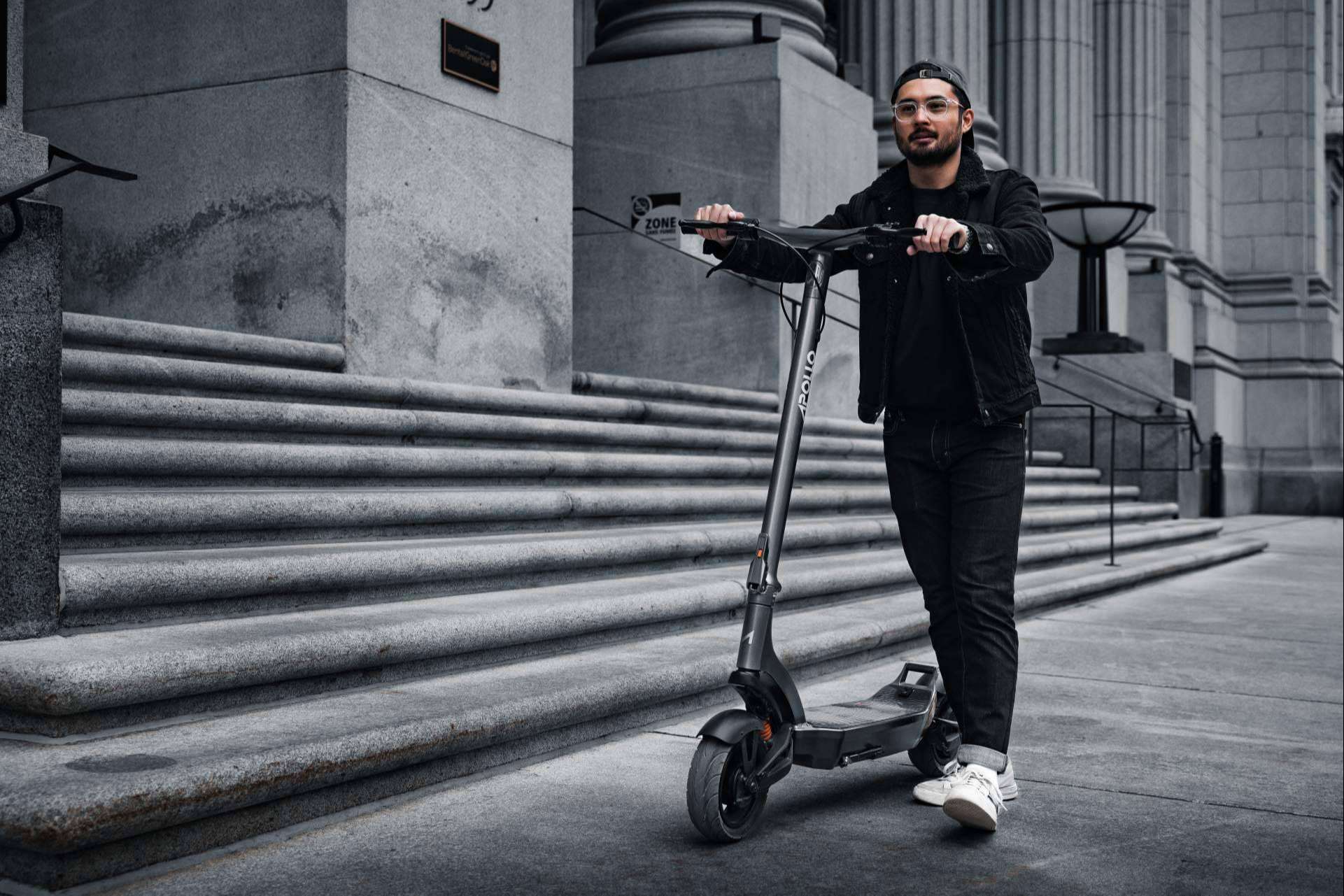 Los patinetes eléctricos Apollo, a la venta en España de la mano de Urbing