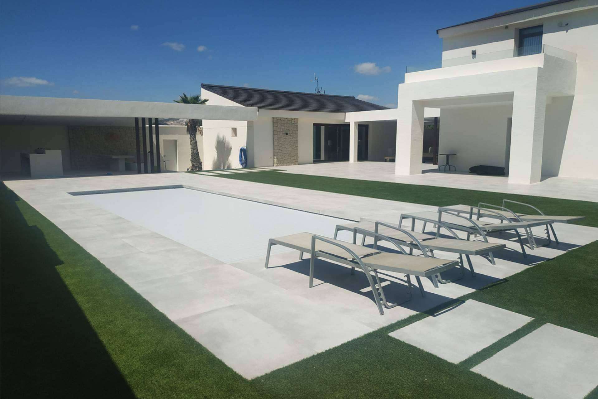 Las ventajas de las cubiertas automáticas para piscinas de COVERTTO