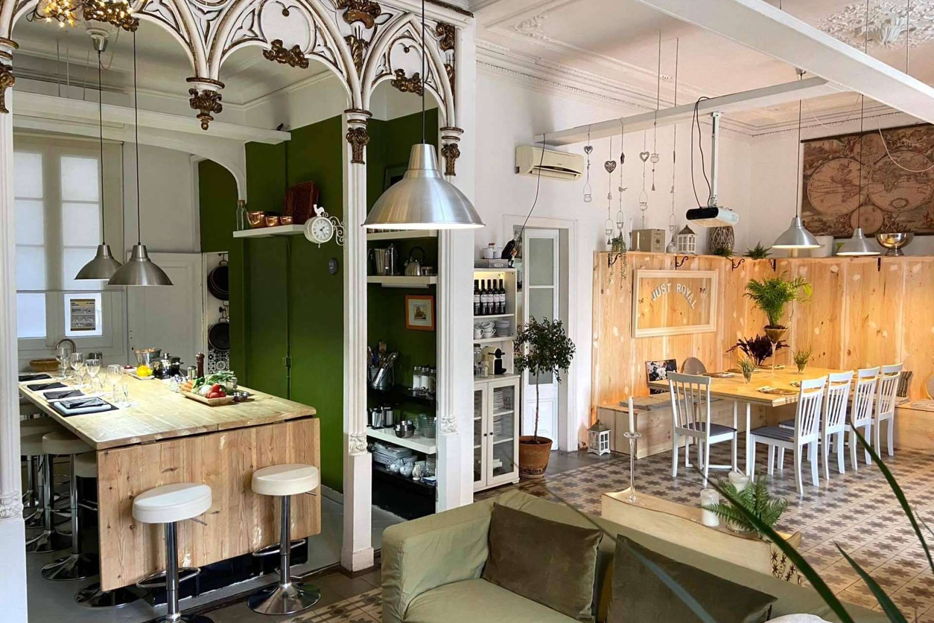 Taller de Cocina en Just Royal BCN para hacer de la típica comida navideña de empresa una experiencia única