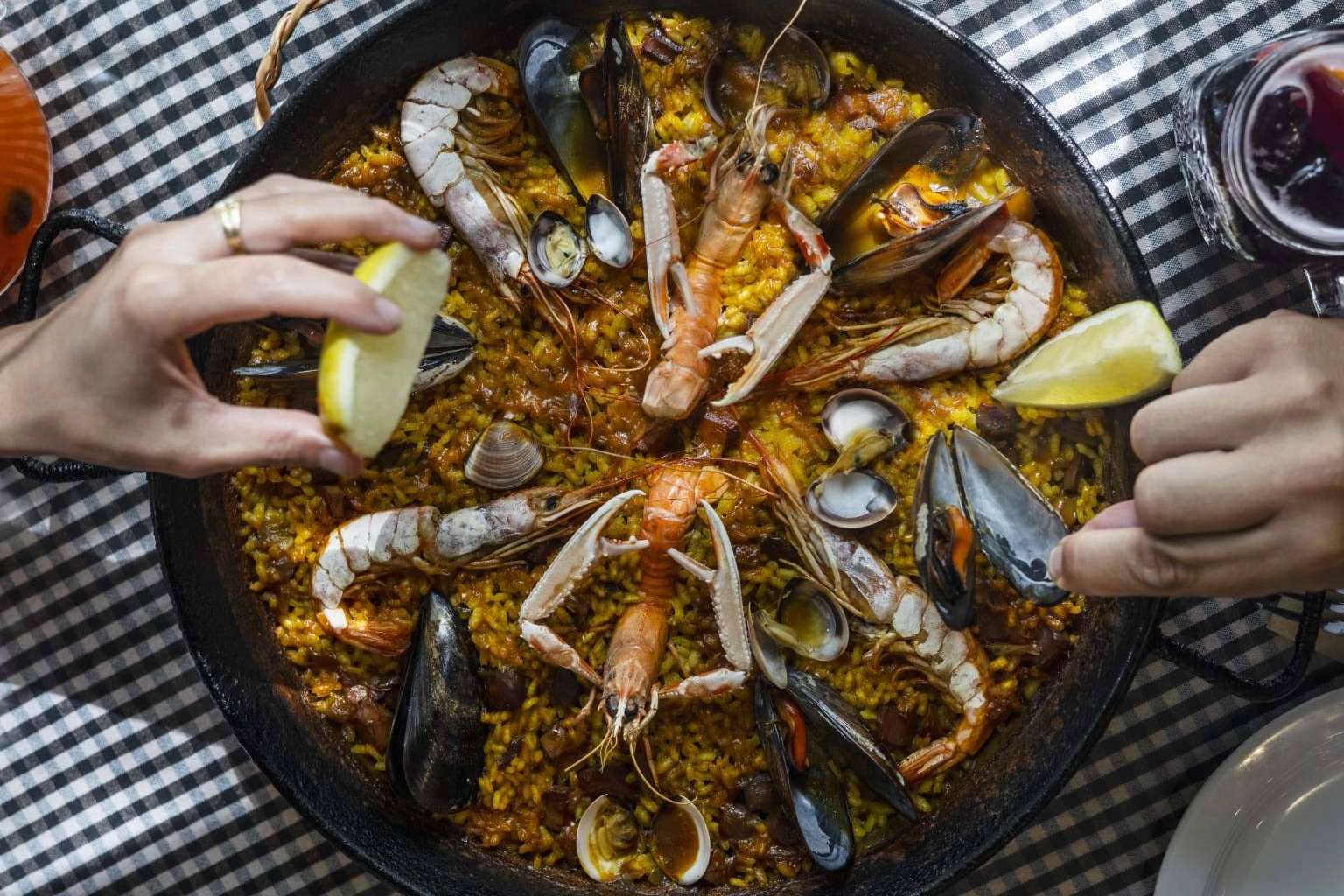 Gastronomía mediterránea en la Barceloneta, con el Restaurante Pasa Tapas
