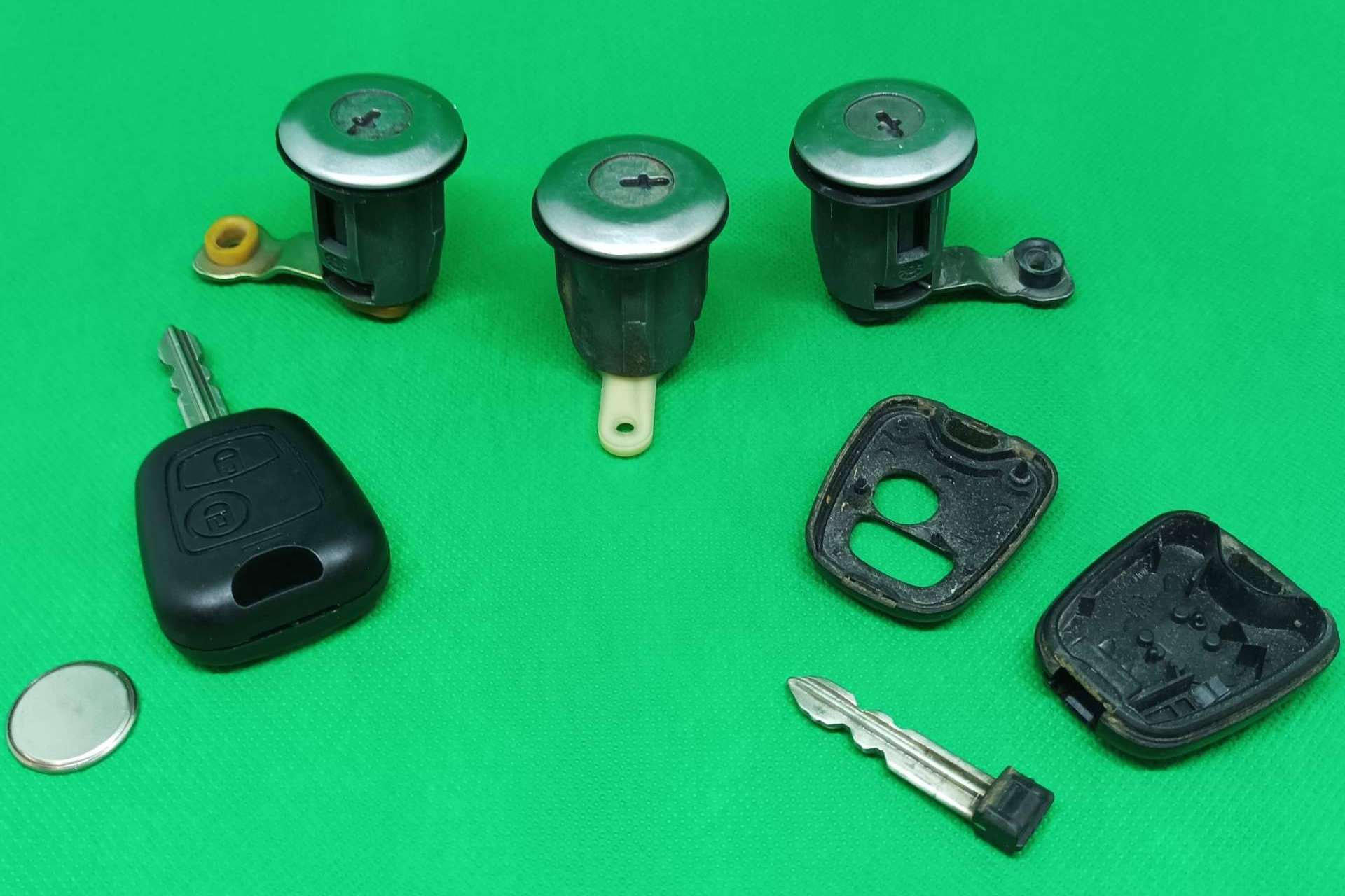 La distribución de recambios adaptados de cerrajería para automóviles, por EGINER