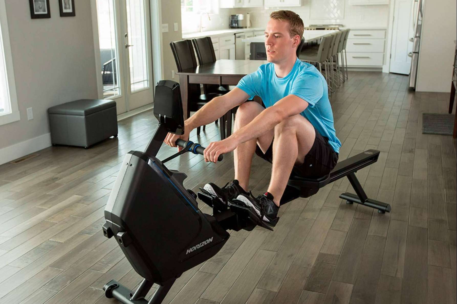 ¿Cuáles son los beneficios de practicar remo indoor con las máquinas de entrenamiento de Johnson Fitness?