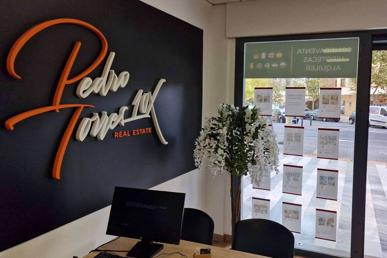 El servicio cercano al cliente de Pedro Torres 10x, una inmobiliaria con nueva oficina