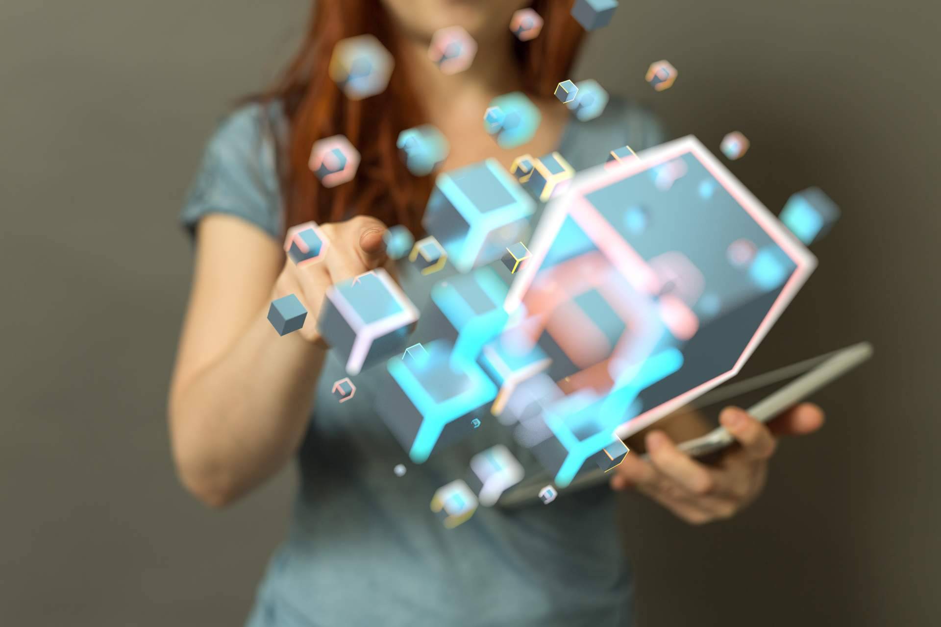 Conectar servicios de reconocimiento de caracteres por Inteligencia Artificial con la cámara del móvil a través de un SMS o un código QR con AVIVA VOICE