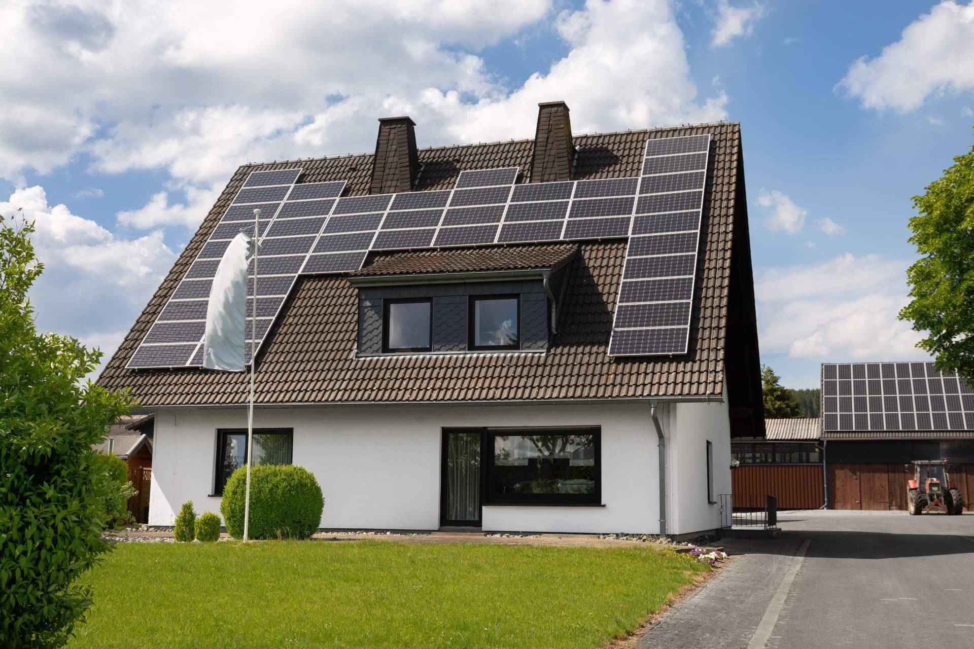 Las ventajas de instalar paneles solares en casa, por Solarinstala