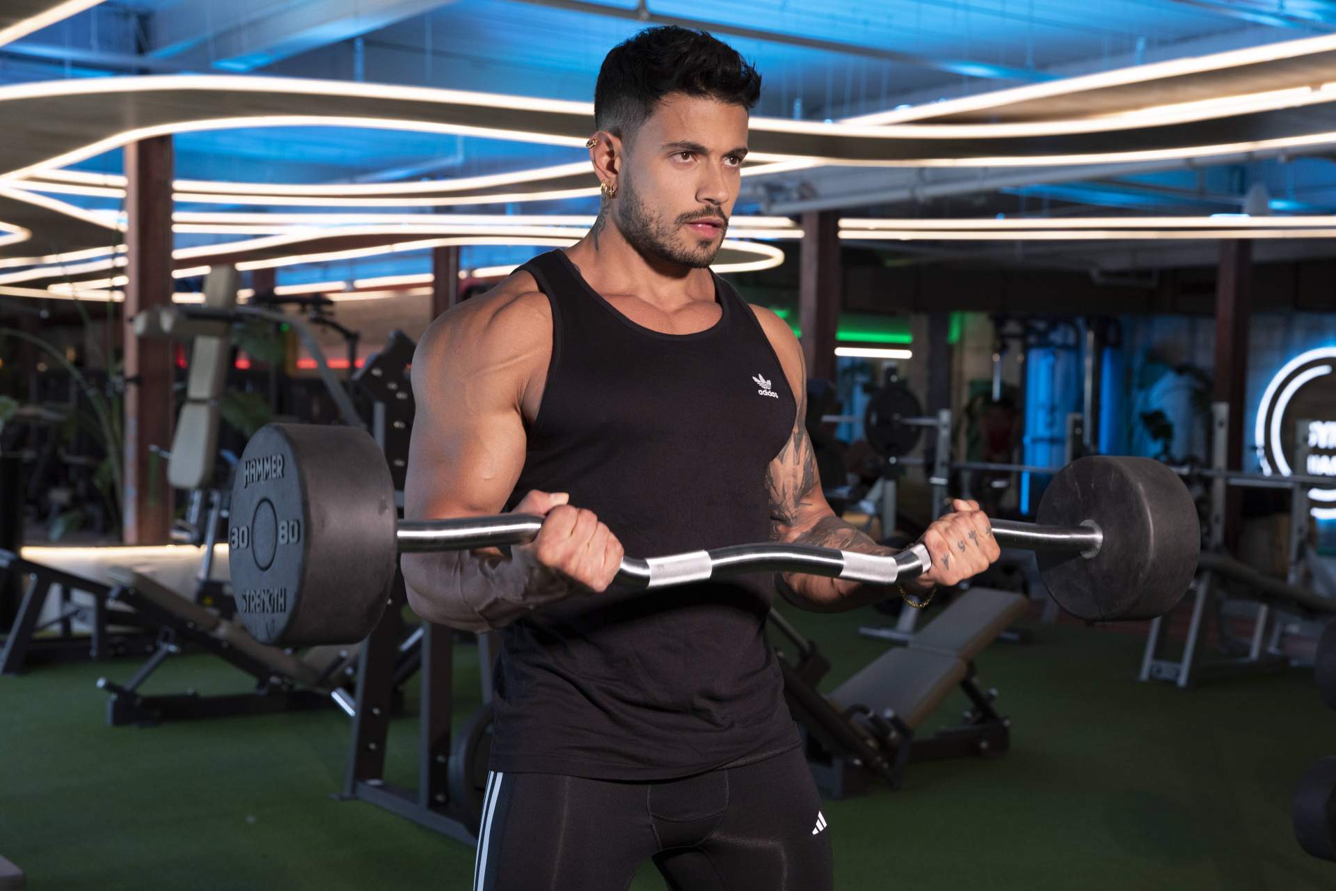 El influencer y creador de contenido Alejo Ospina lanza una nueva plataforma de 'Vida Fitness'