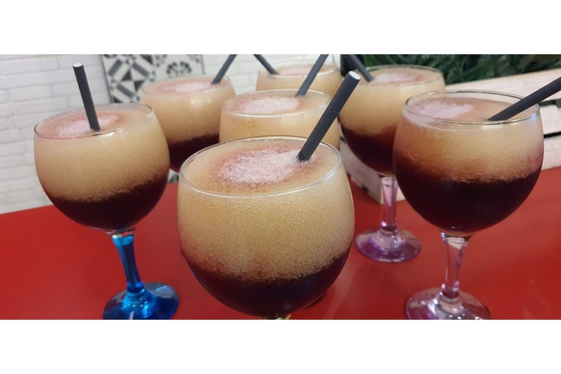 La sangría de cava premiada por catadores reconocidos de La Taberna Casera