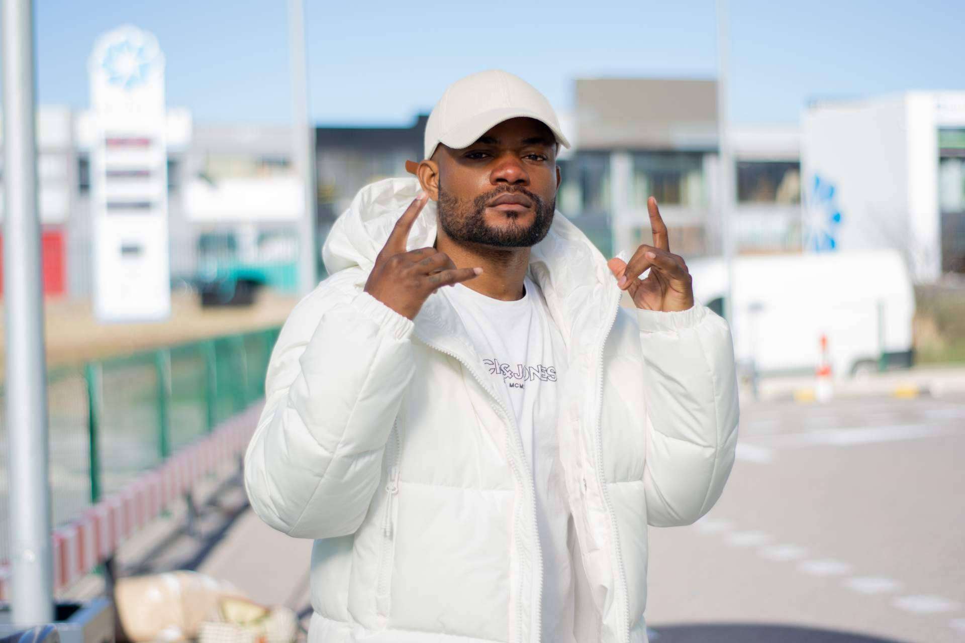 Ayomo vuelve a la música con su nuevo lanzamiento, Afrotrap