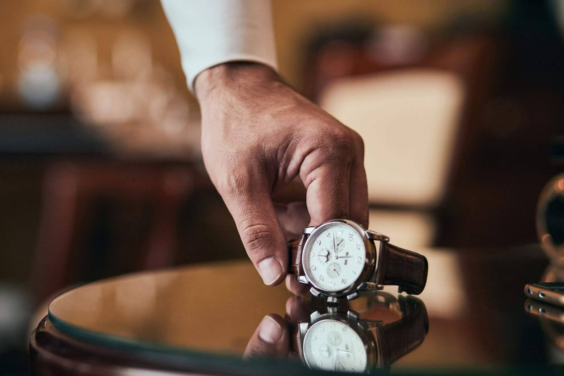 Bonhill indica cómo vender relojes a un precio justo