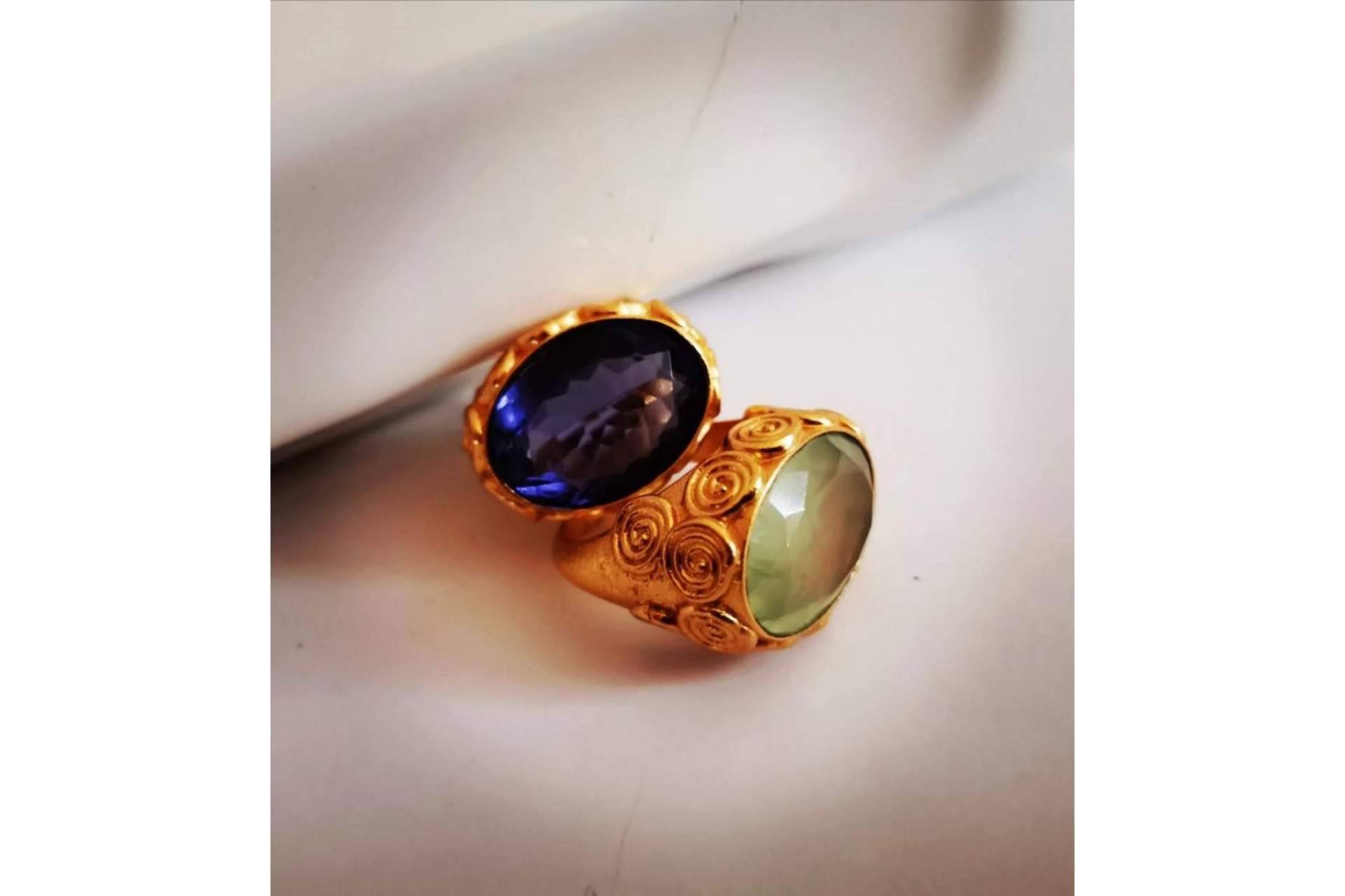 Anillos que incorporan piedras preciosas, por Isabel Lamadrid