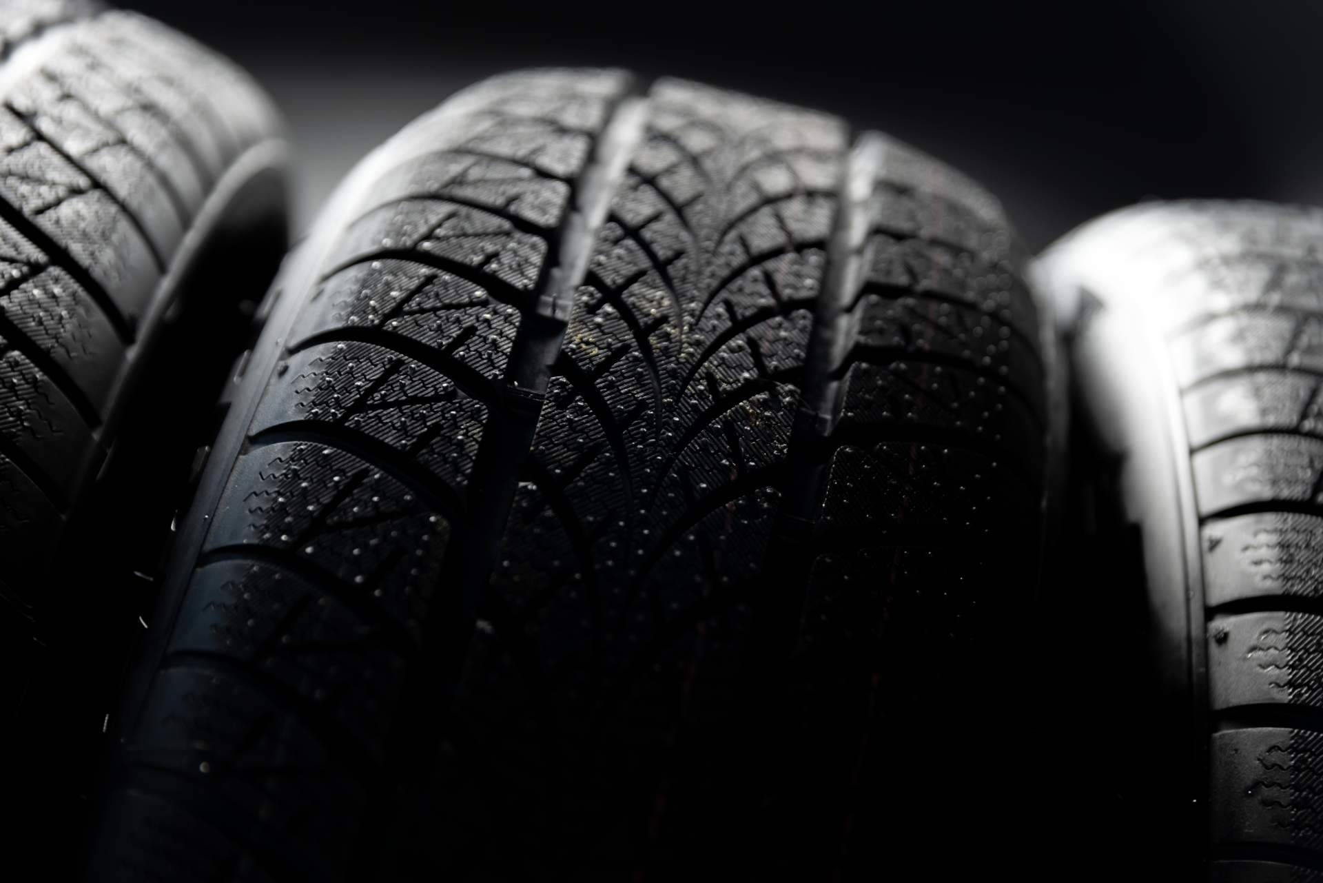 Blacktire cuenta con neumáticos de todo tiempo
