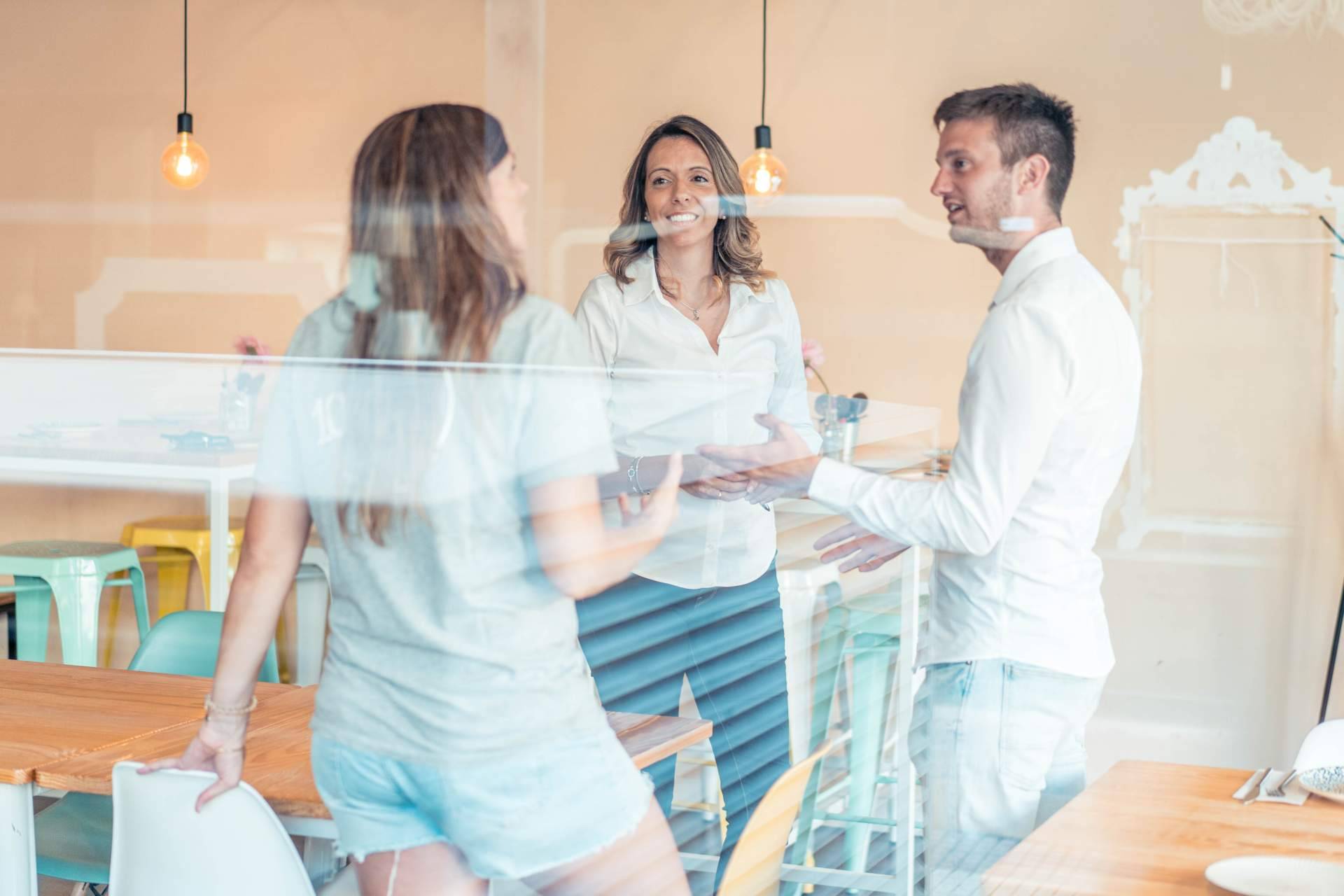 Por qué es importante crear líderes dentro de una empresa, por Smquatro