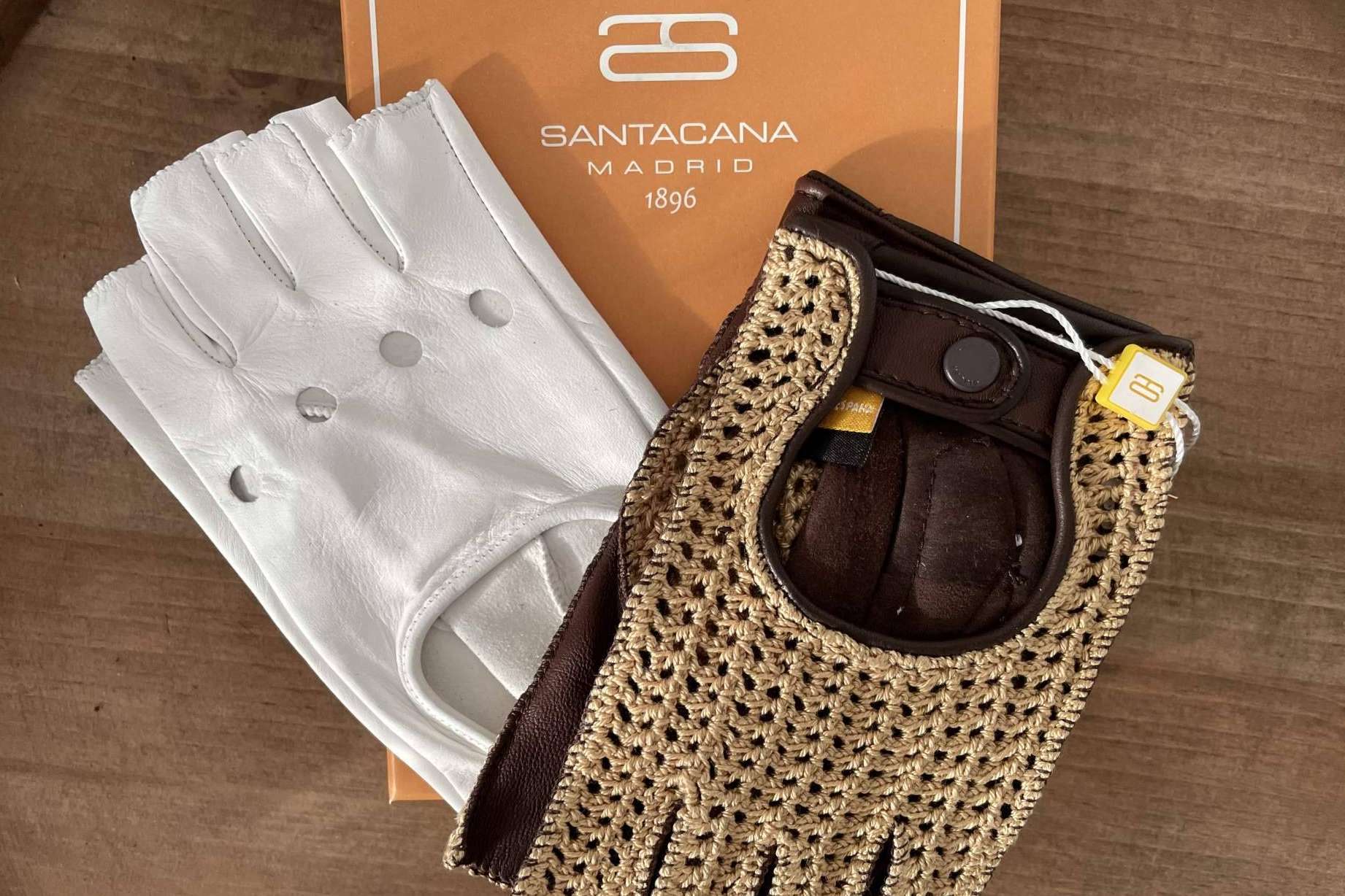 Regalos con los que acertar esta navidad, los guantes y complementos de Santacana