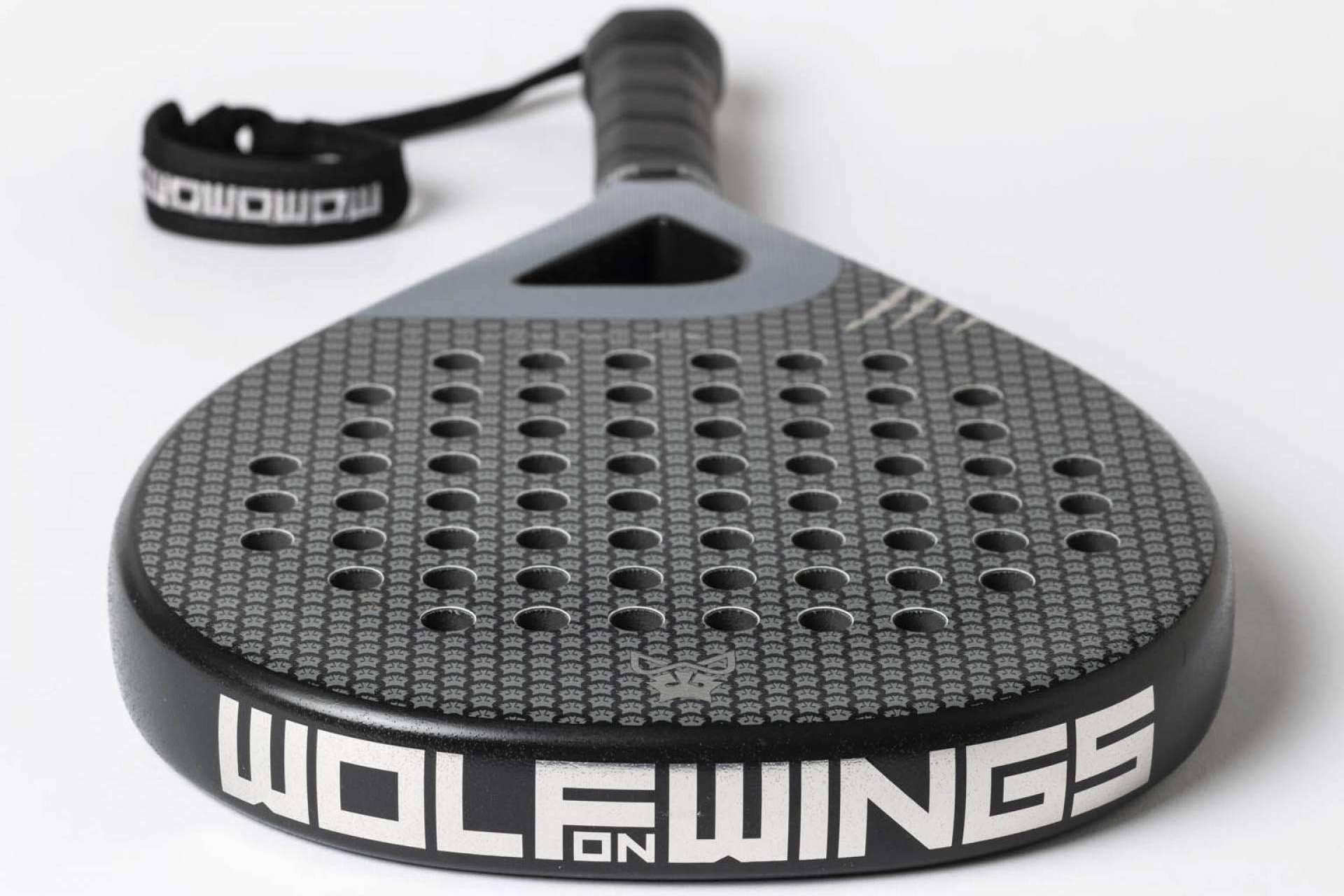 La pala de pádel de Wolf on Wings está siendo un auténtico éxito de ventas estas navidades