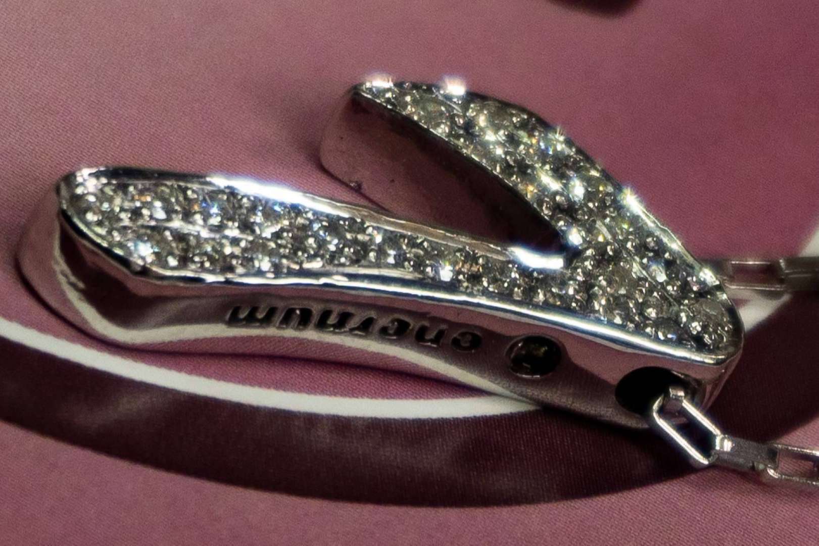 Enernum presenta su colección de joyas artesanales para regalo especial de estas navidades