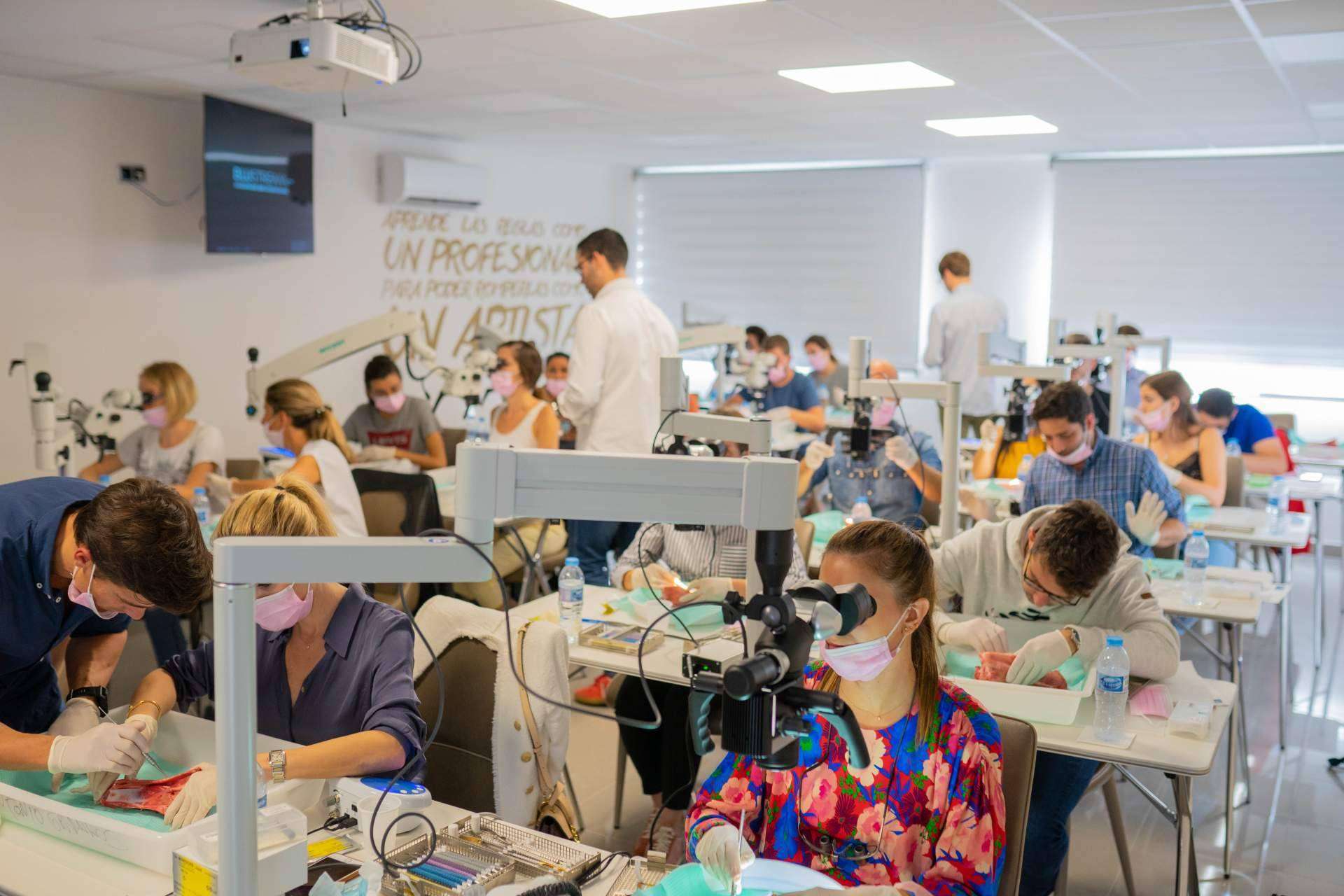 En cualquier clínica dental, la endodoncia es una especialidad imprescindible